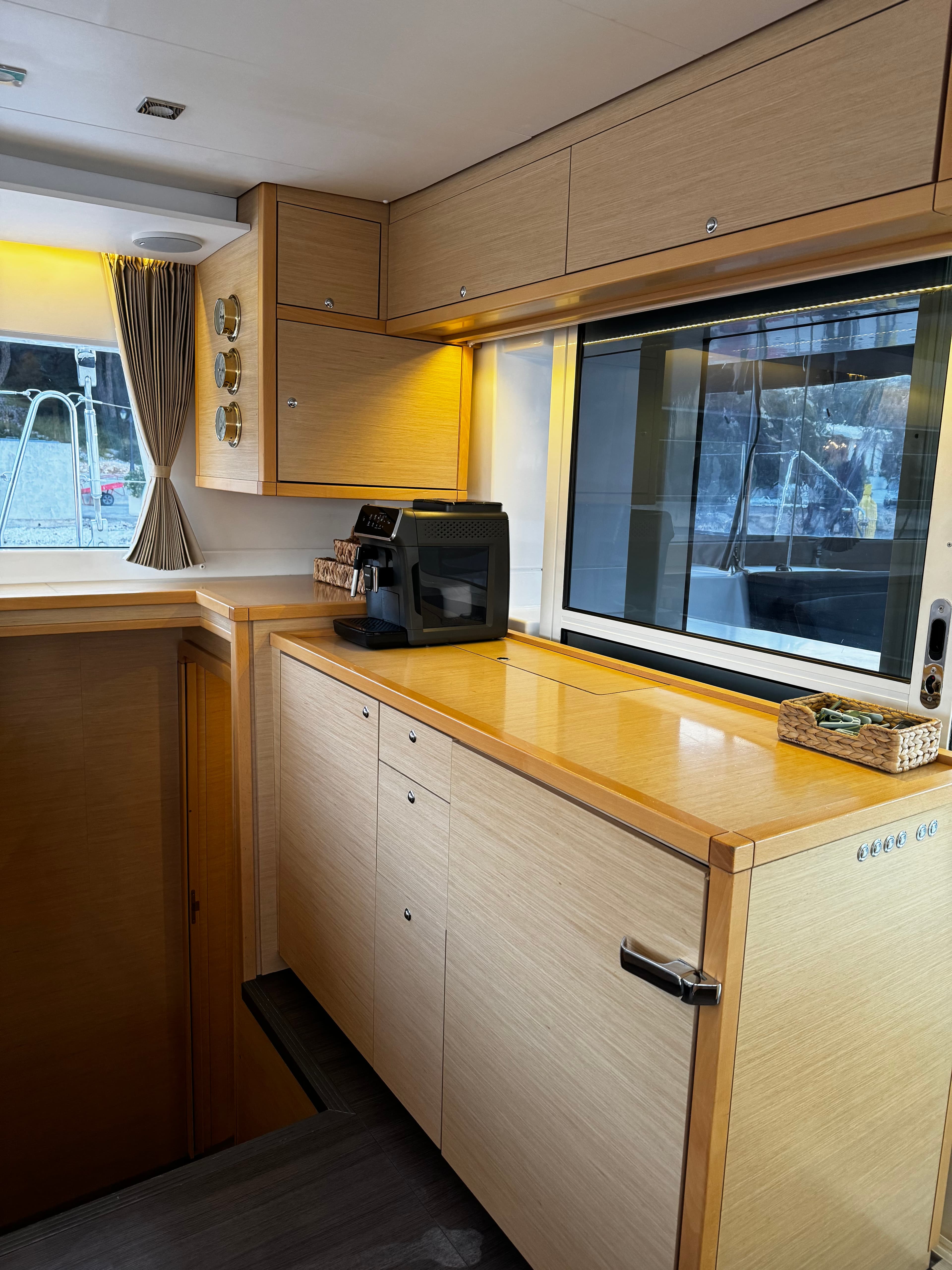 Lagoon 450 Fly - photo 37