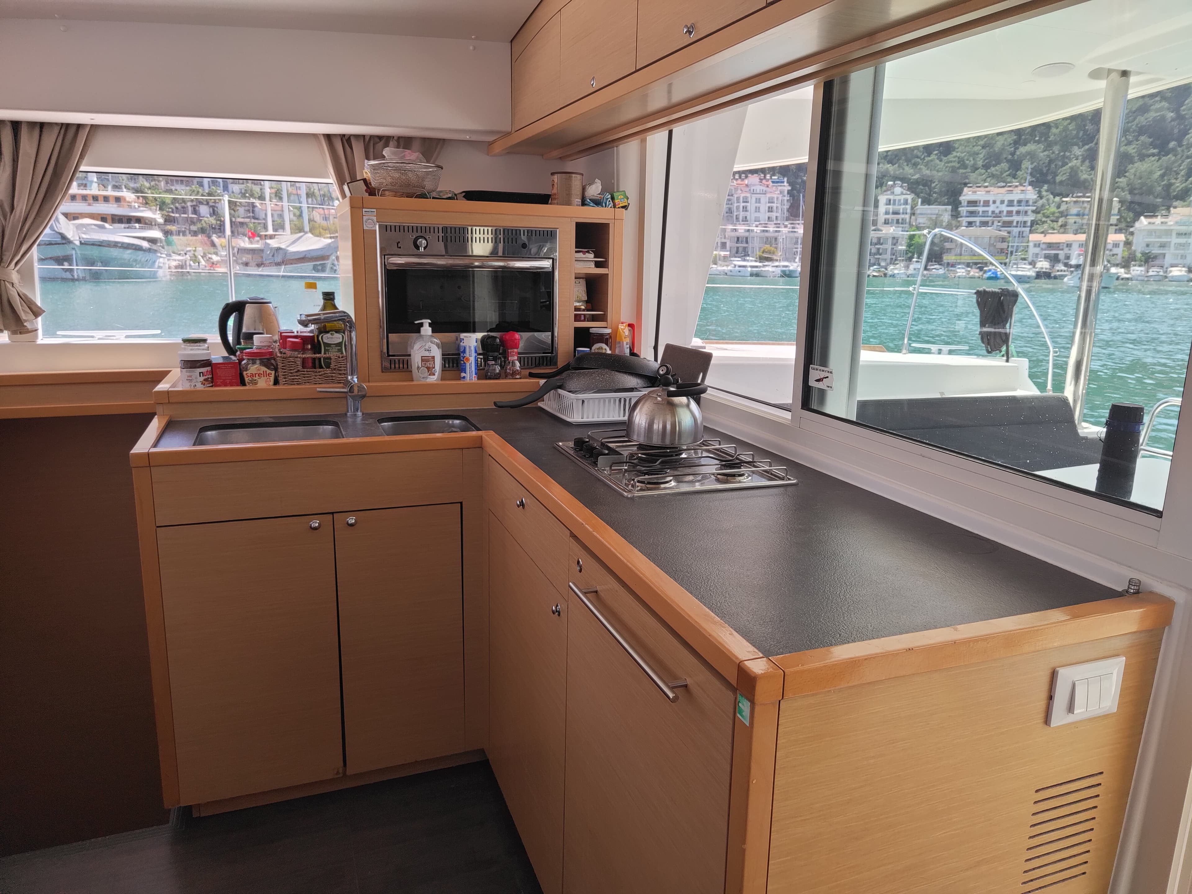 Lagoon 400 - photo 11