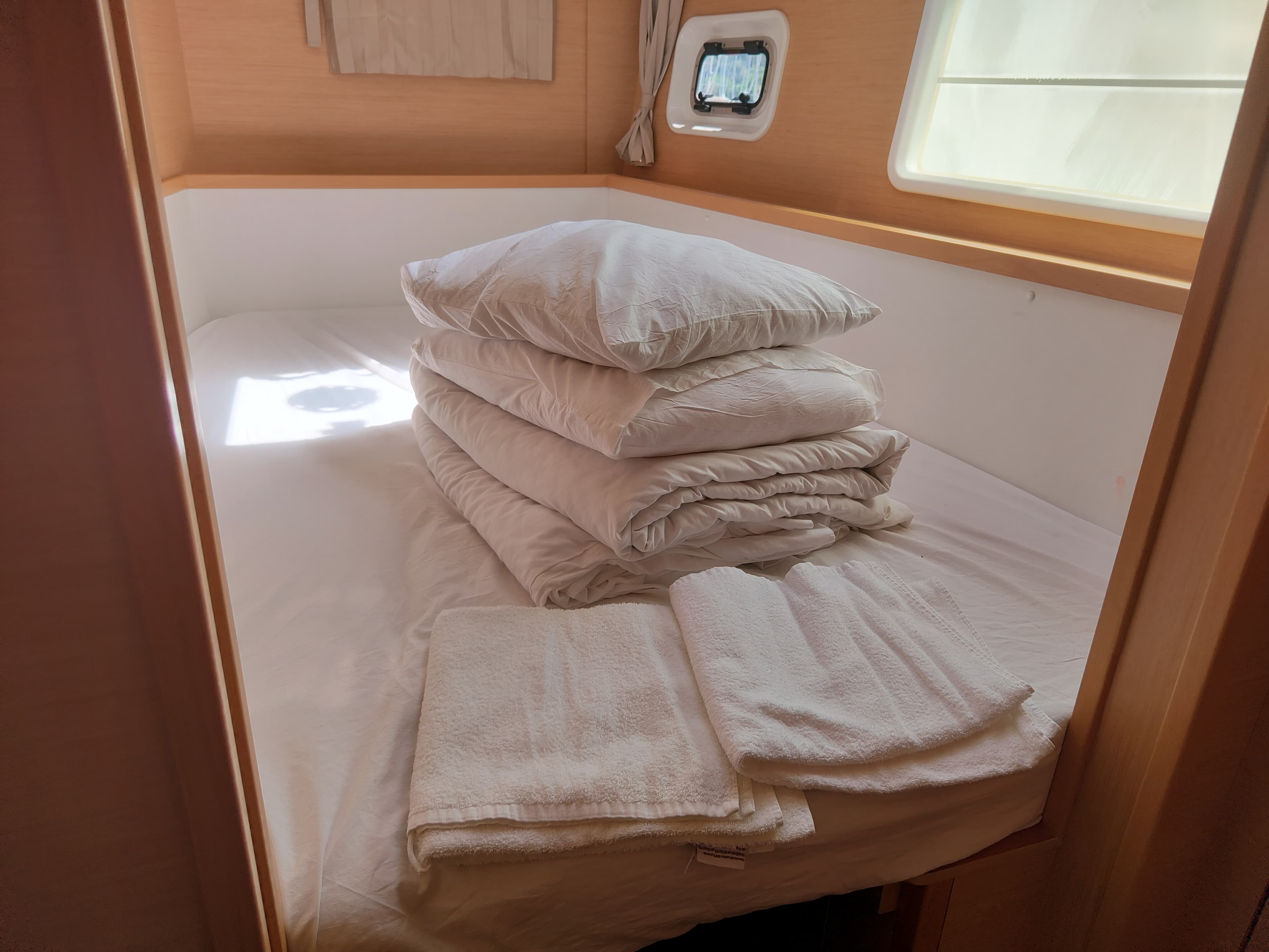 Lagoon 400 - photo 8