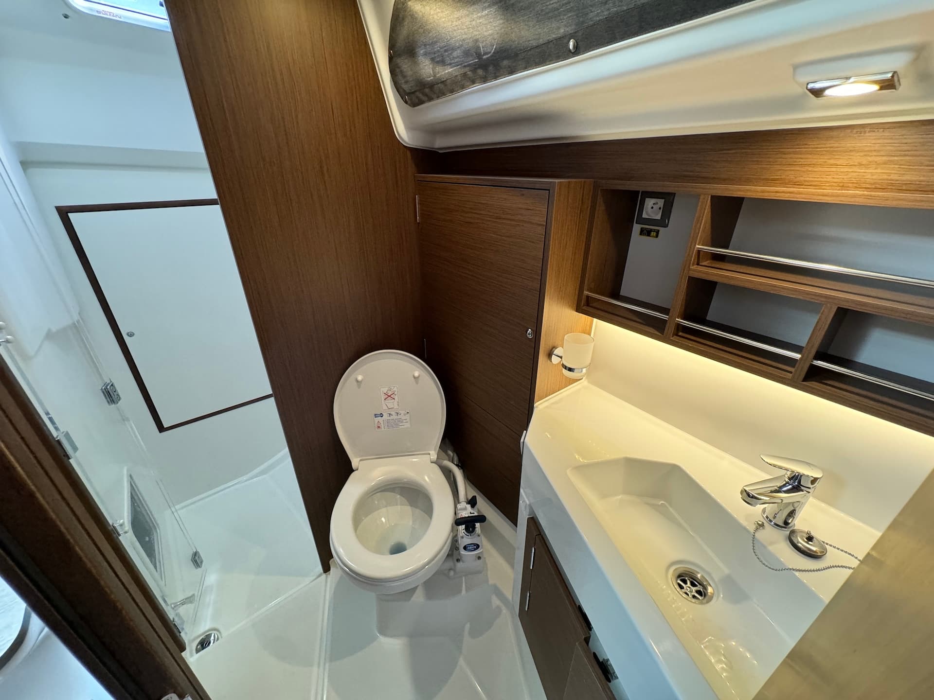 Oceanis 34.1 - photo 12