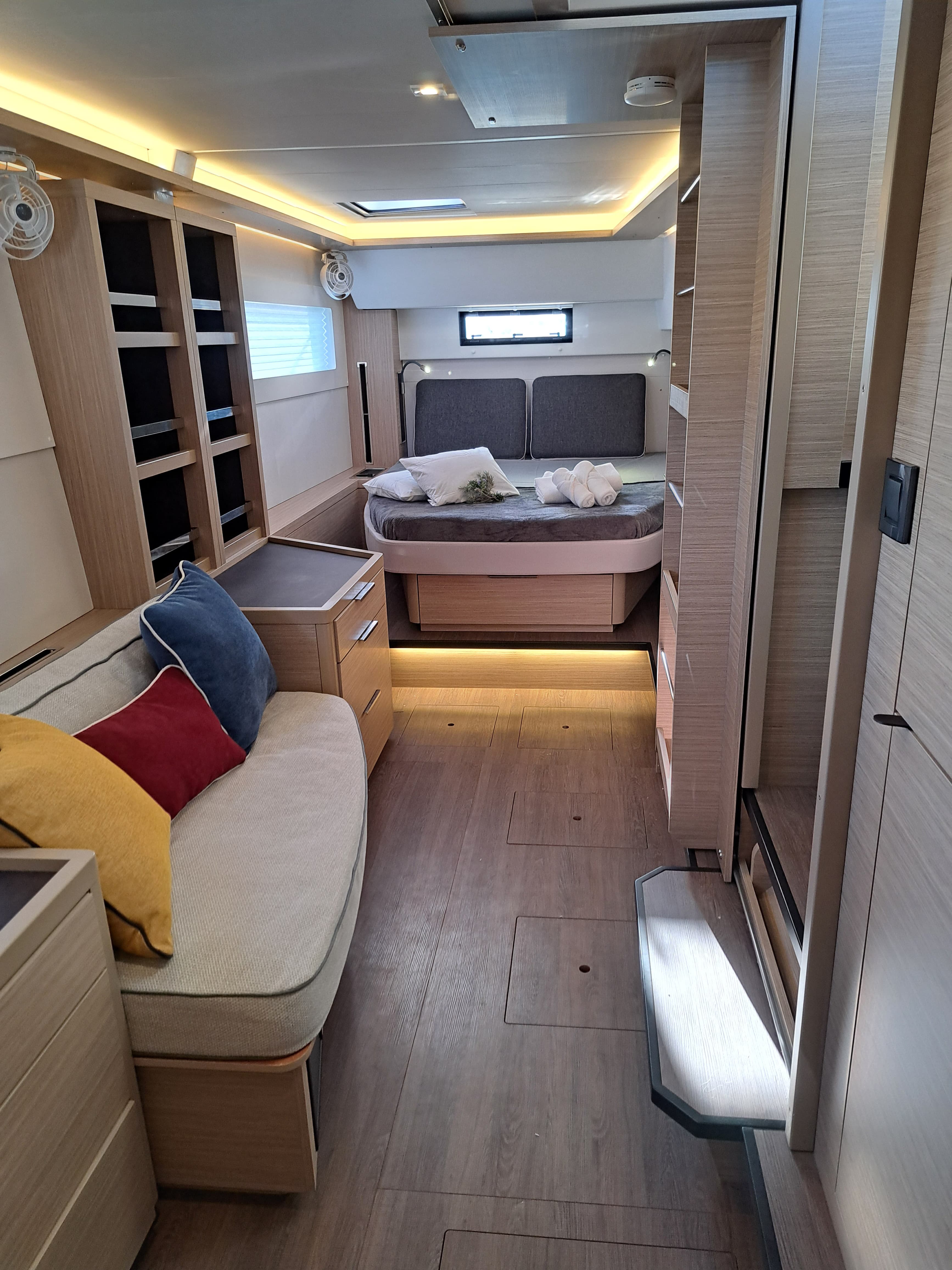 Lagoon 46  - photo 12