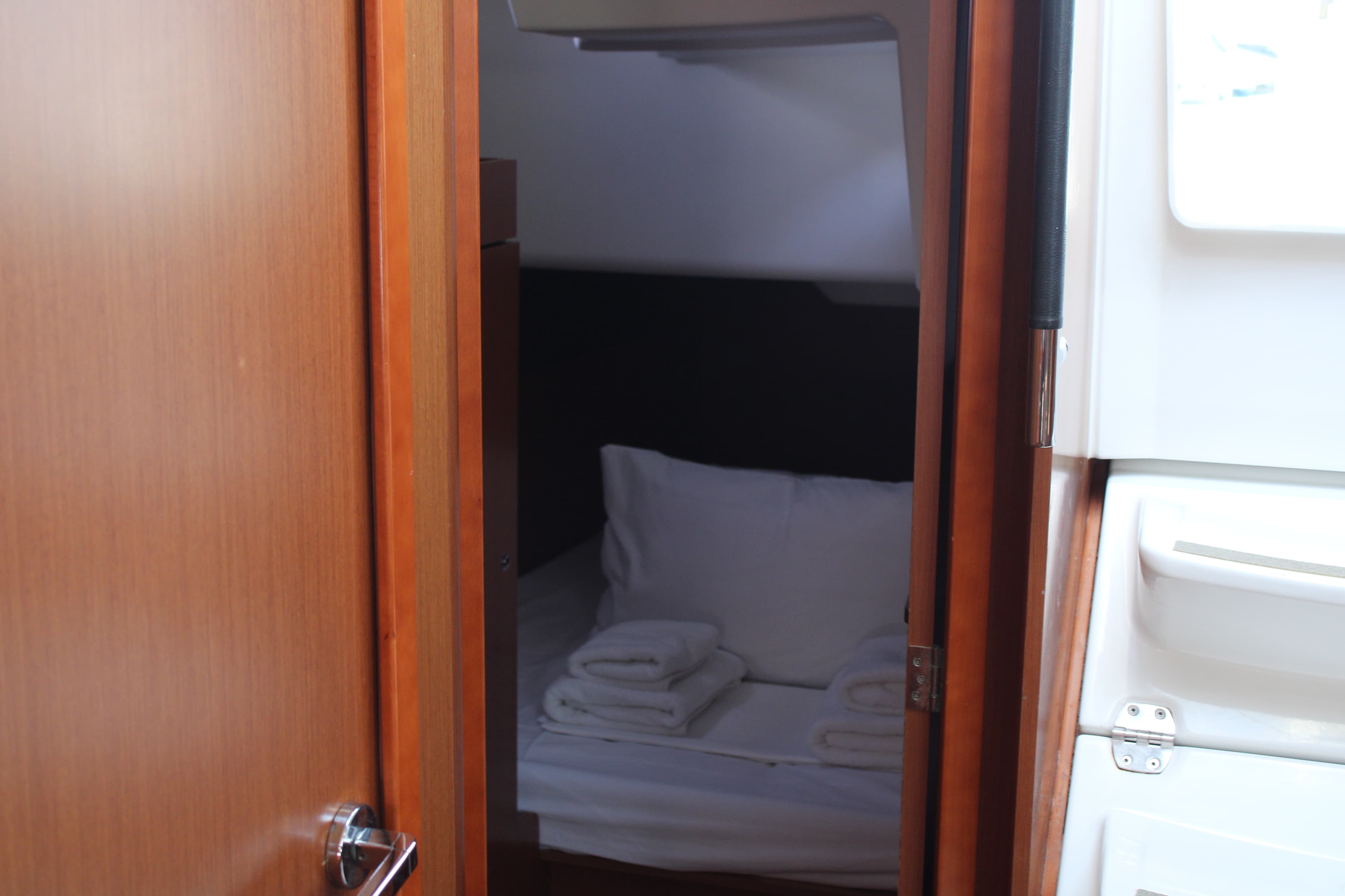 Oceanis 38.1 - photo 9