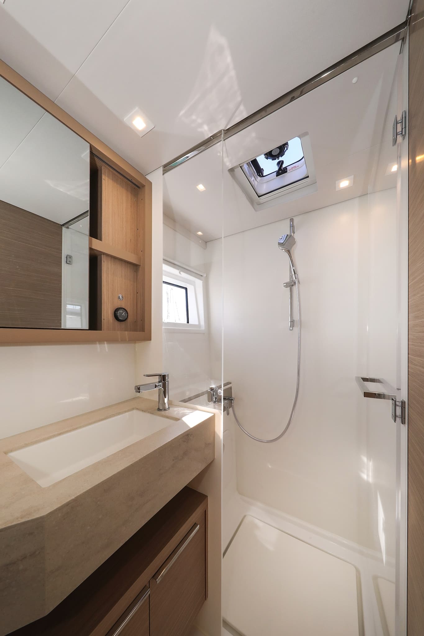 Lagoon 46  - photo 37