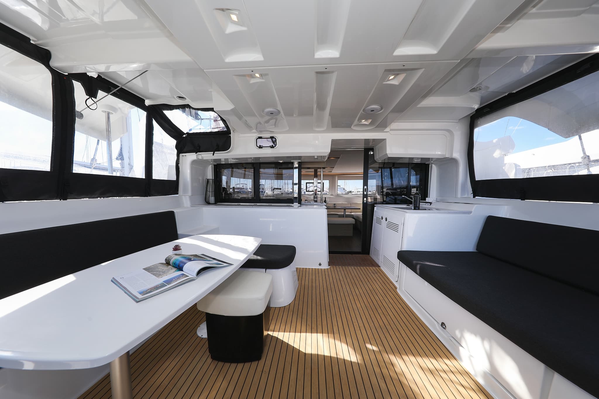 Lagoon 46  - photo 5