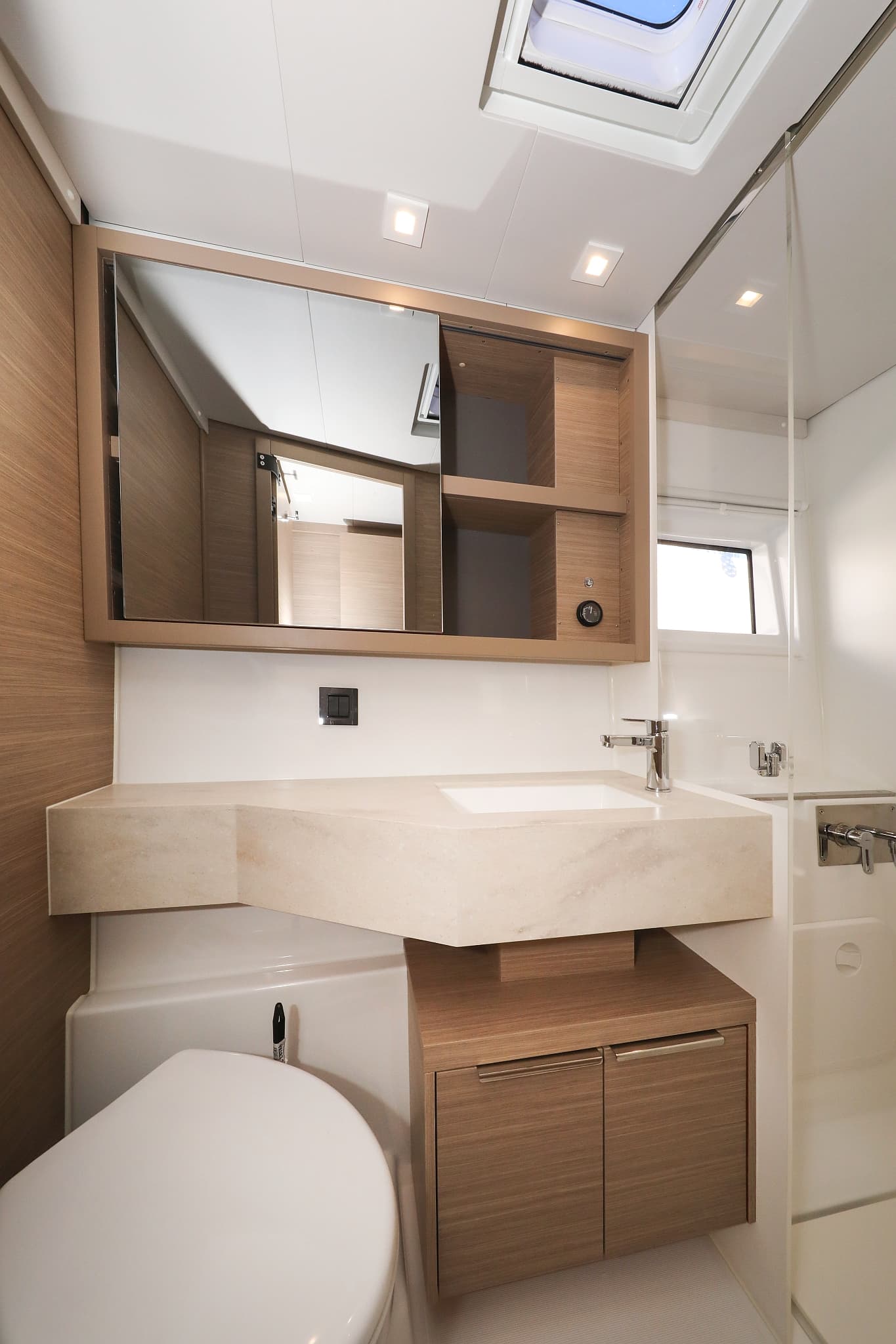 Lagoon 46  - photo 20