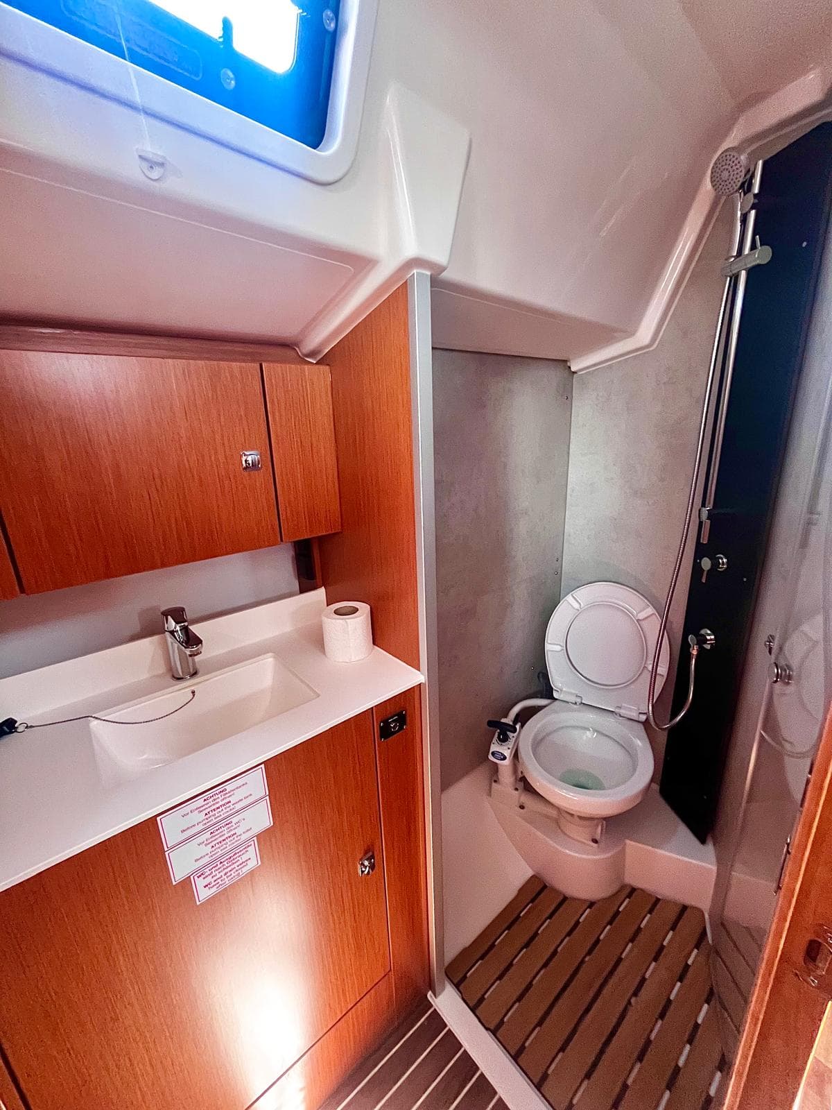 Bavaria C38 - photo 18