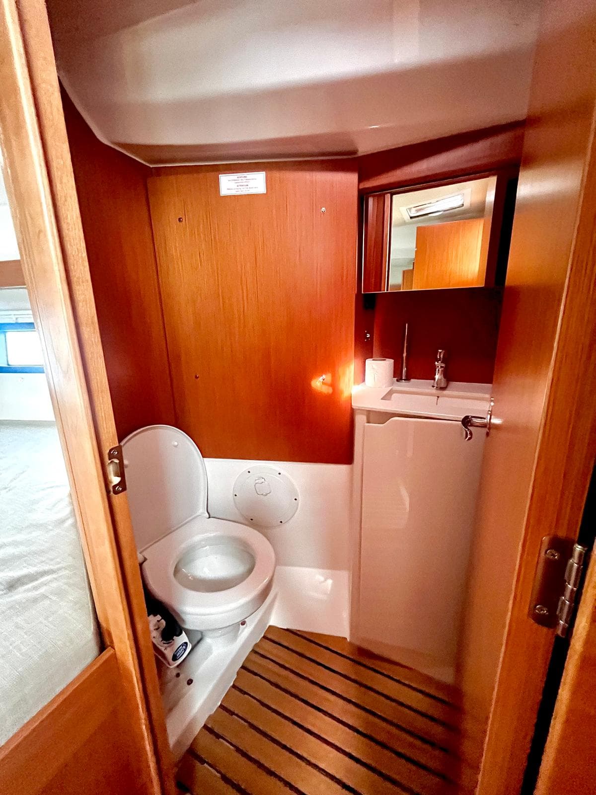 Bavaria C38 - photo 9