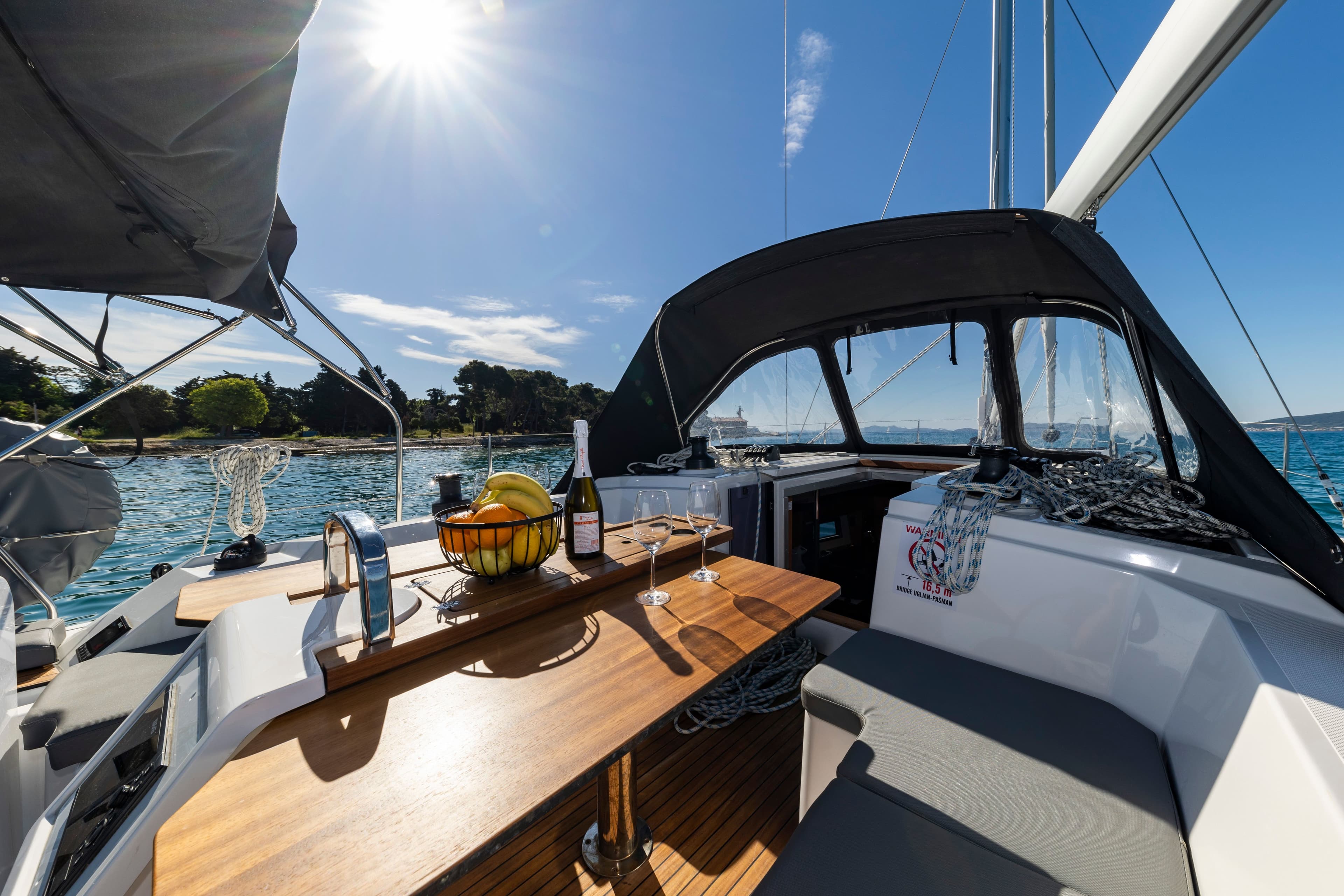 Bavaria C38 - photo 6