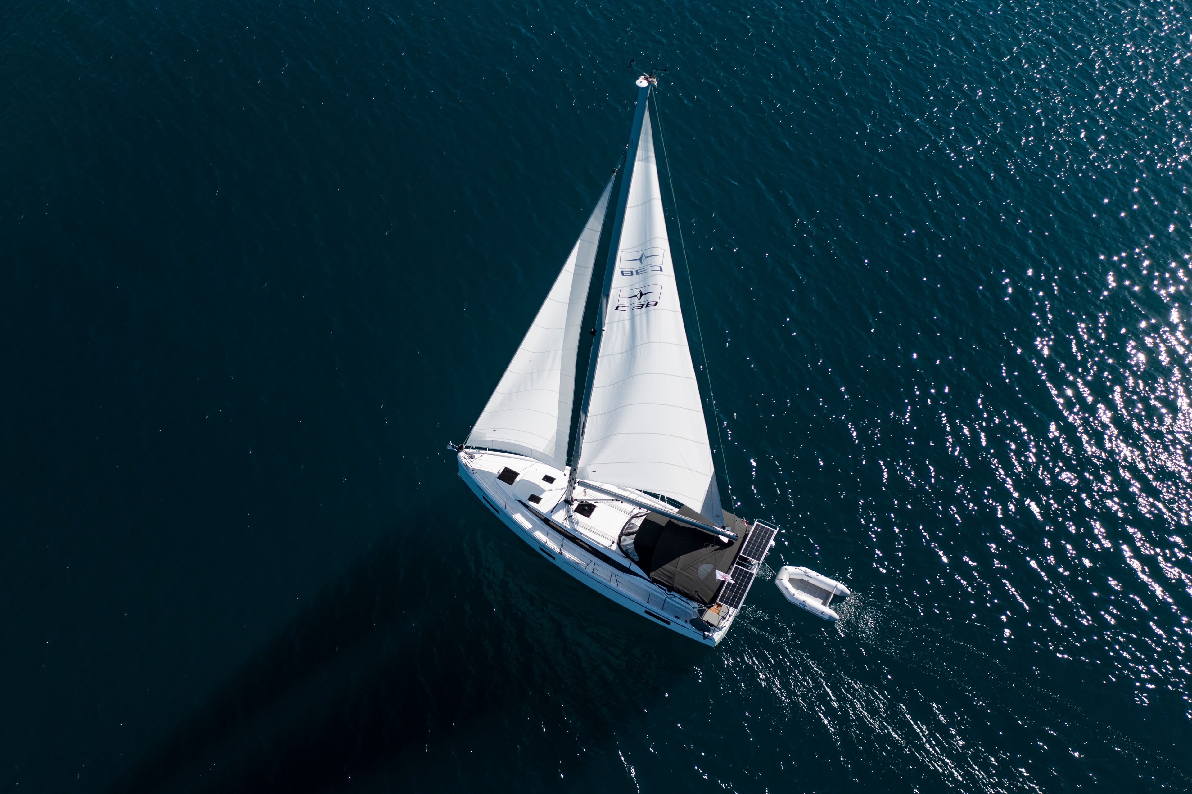 Bavaria C38 - photo 8