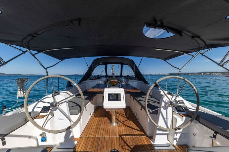 Bavaria C38 - photo 16