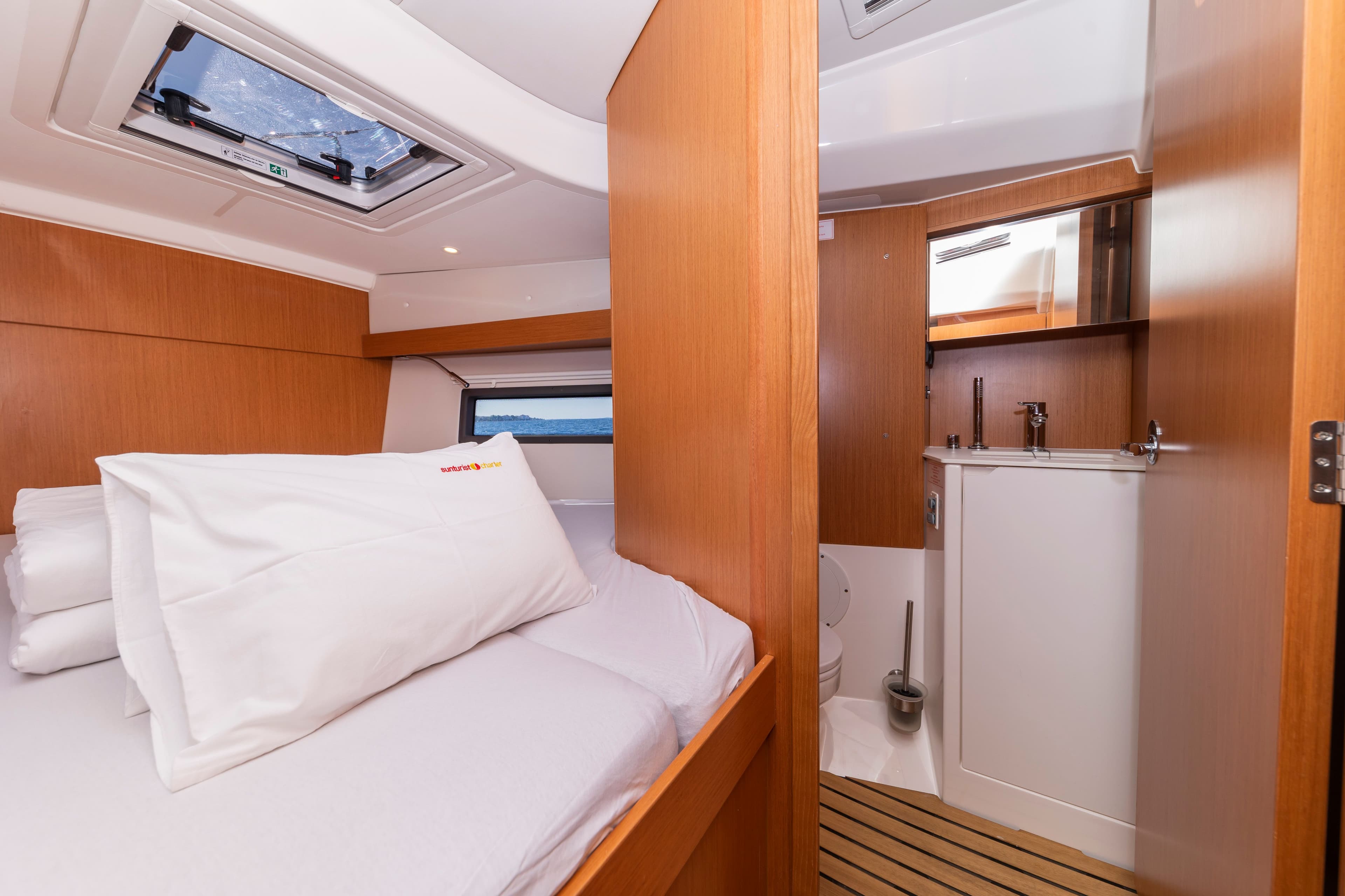 Bavaria C38 - photo 17