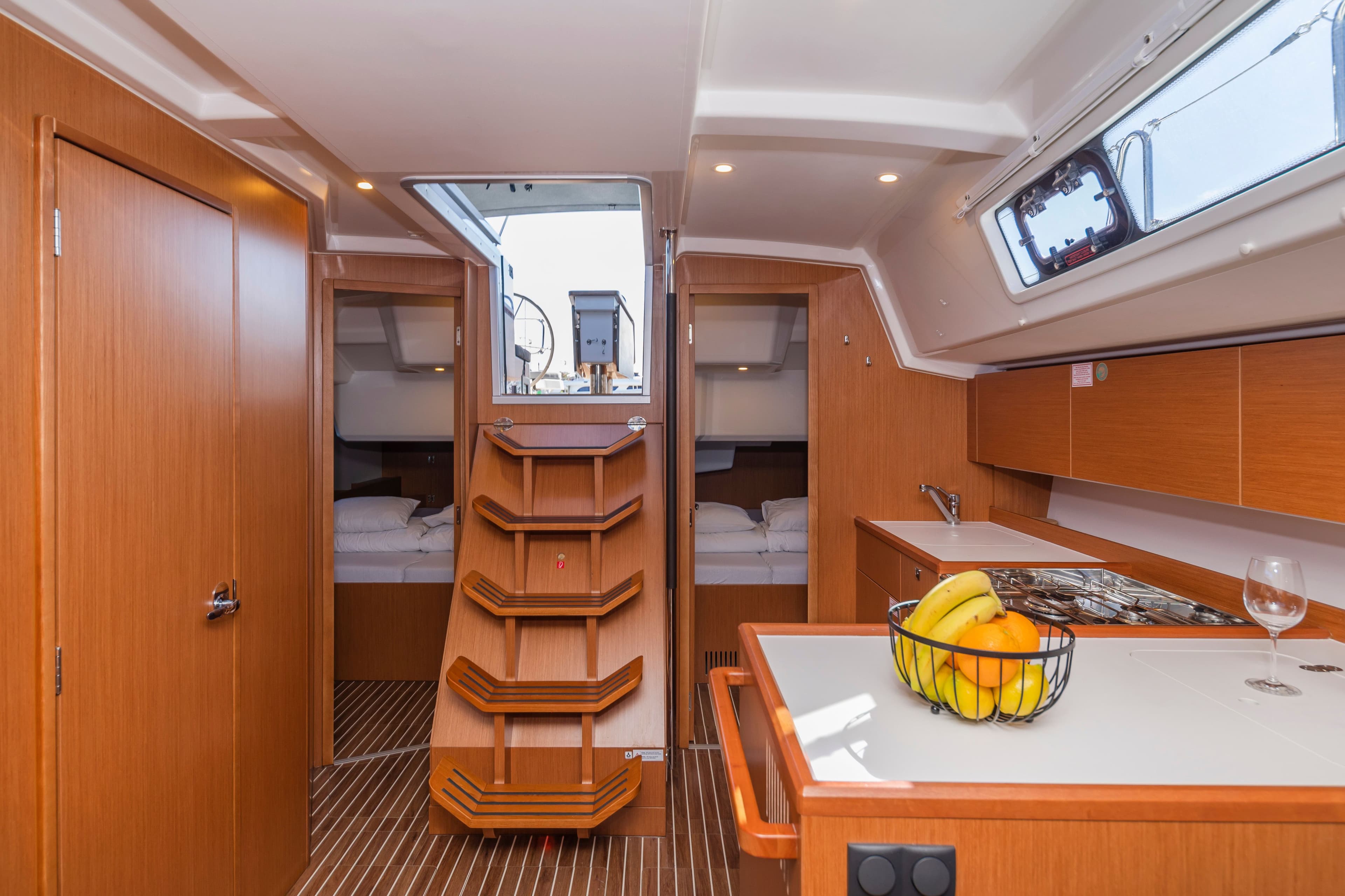 Bavaria C38 - photo 10