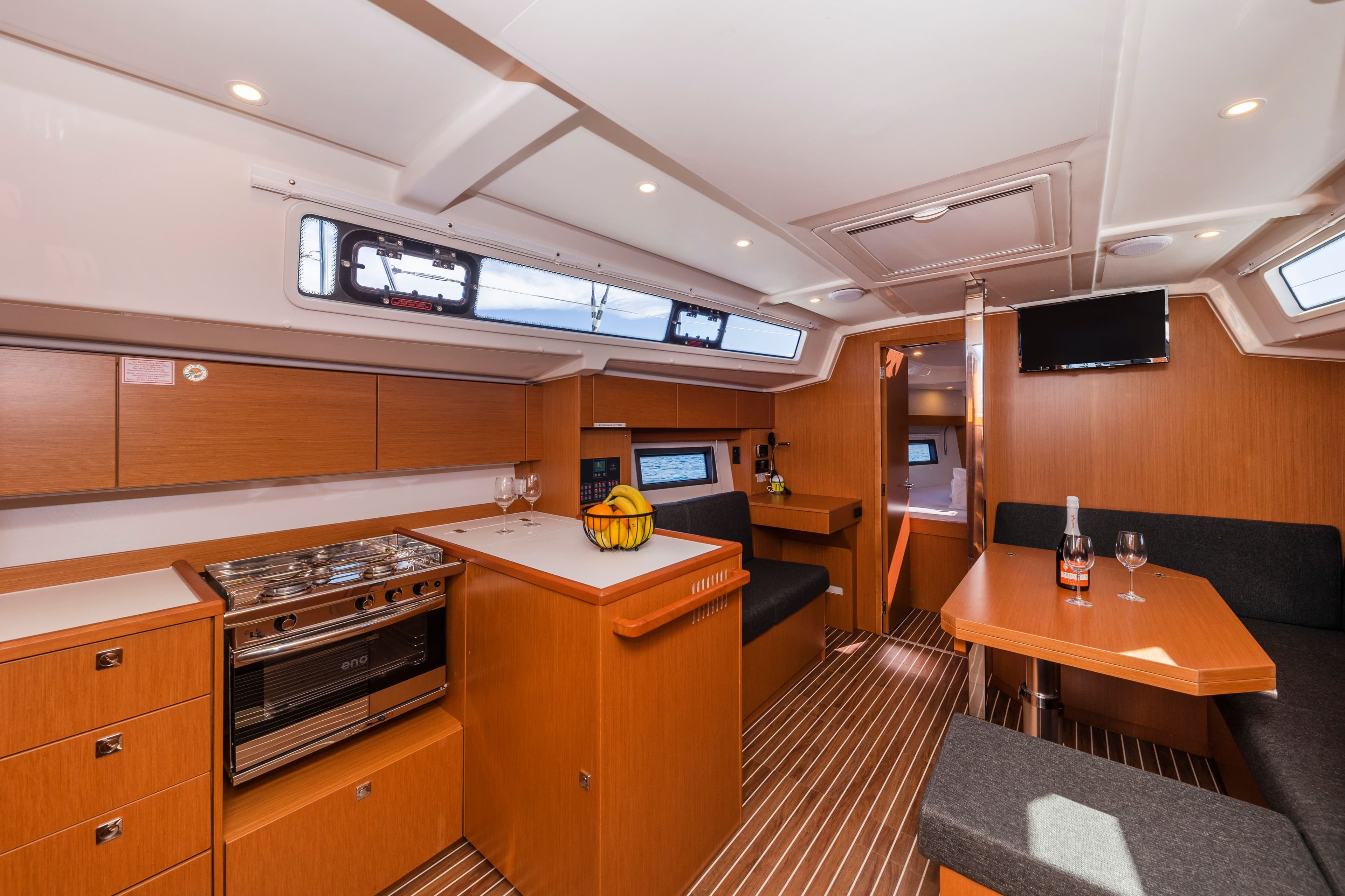 Bavaria C38 - photo 27