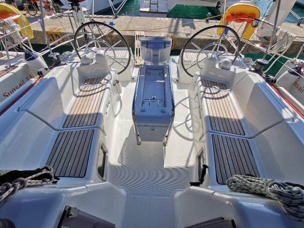 Sun Odyssey 419 - photo 6