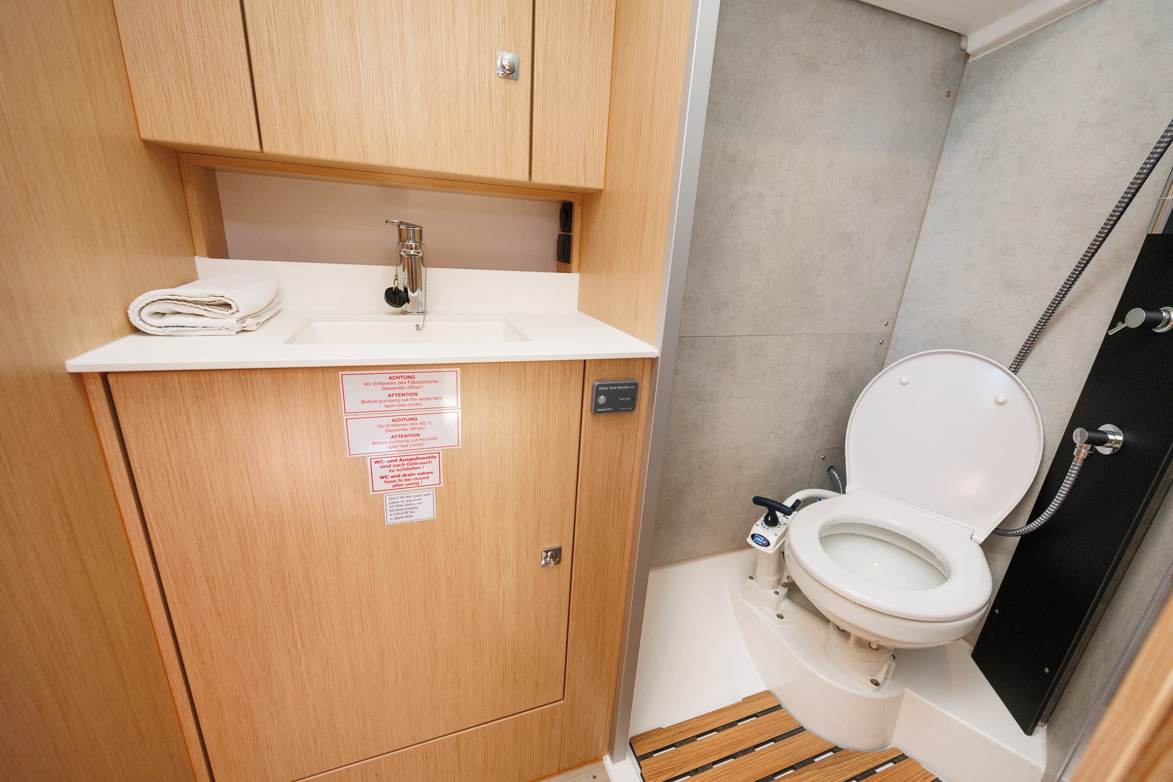 Bavaria C38 - photo 5