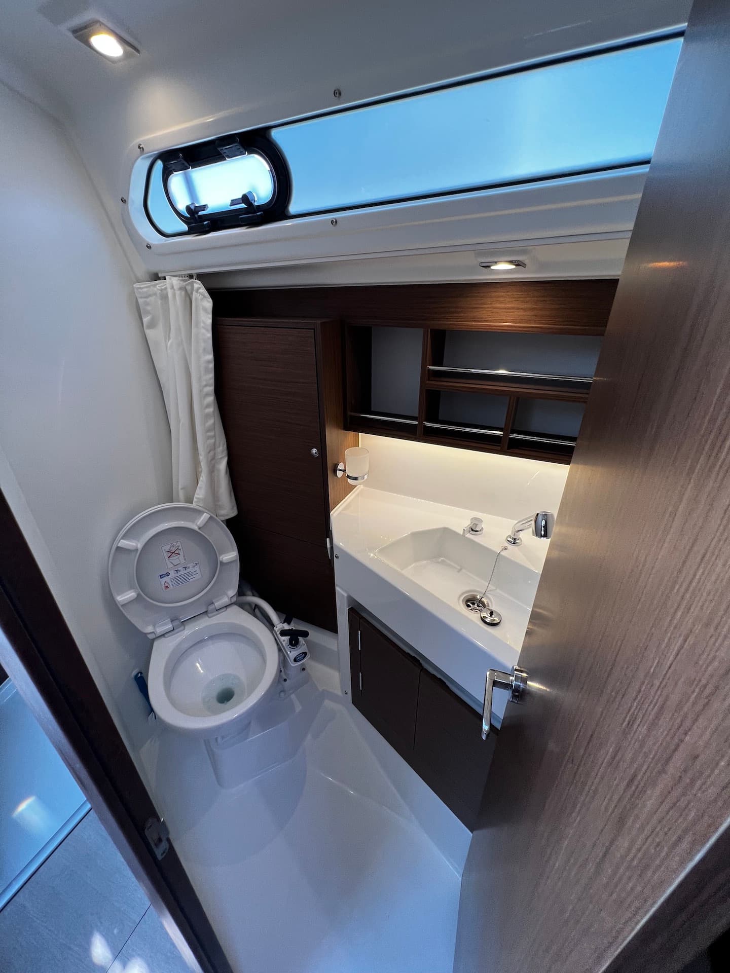 Oceanis 34.1 - photo 10