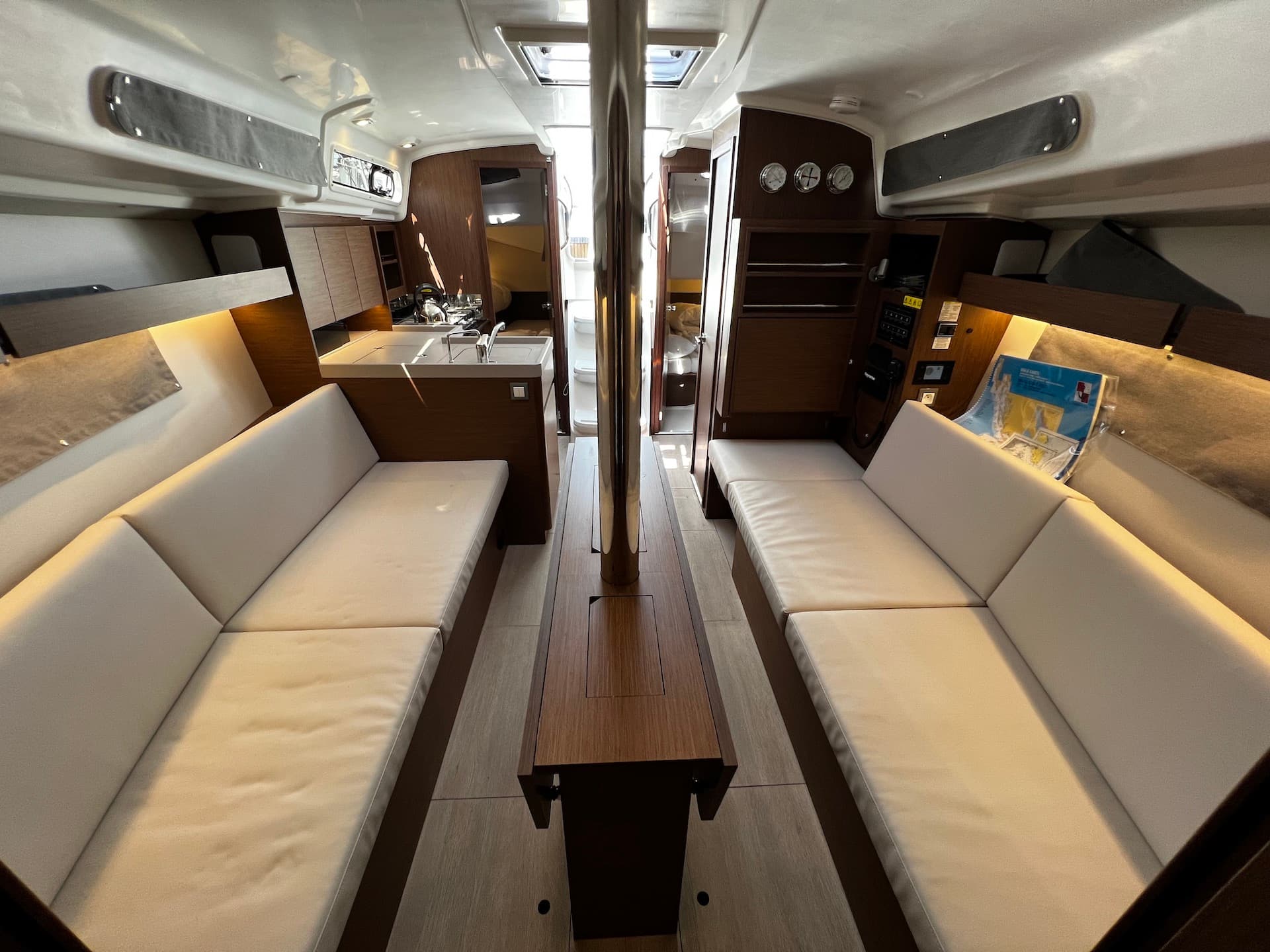 Oceanis 34.1 - photo 5