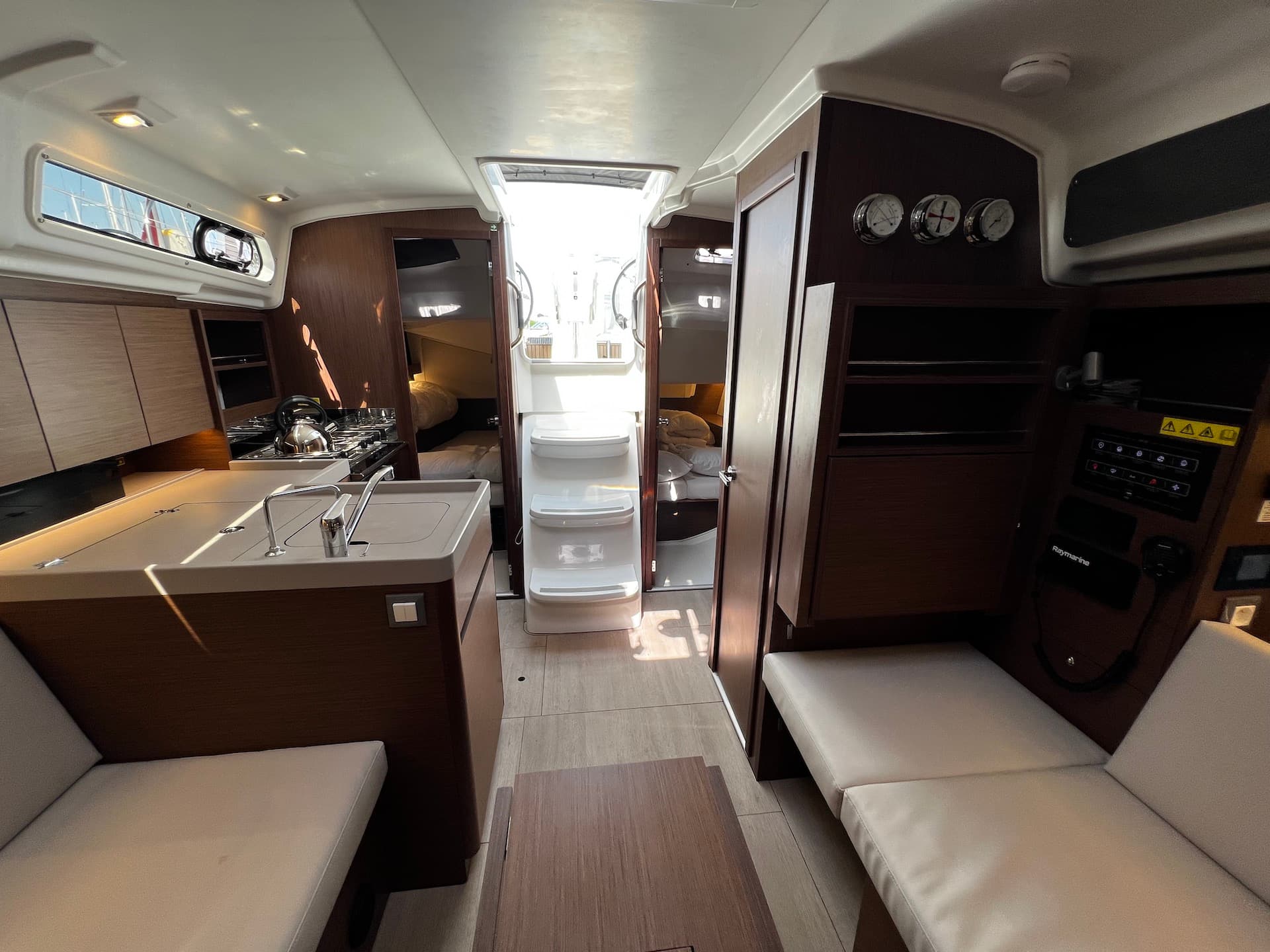 Oceanis 34.1 - photo 9