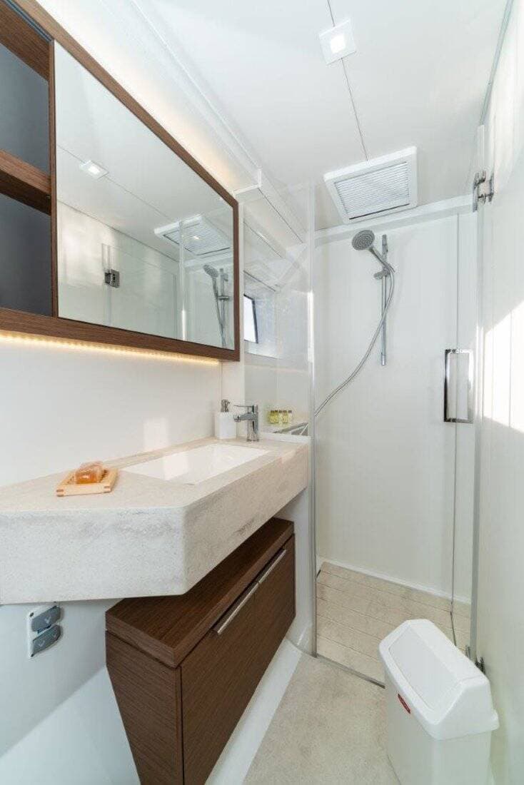 Lagoon 50 - photo 22