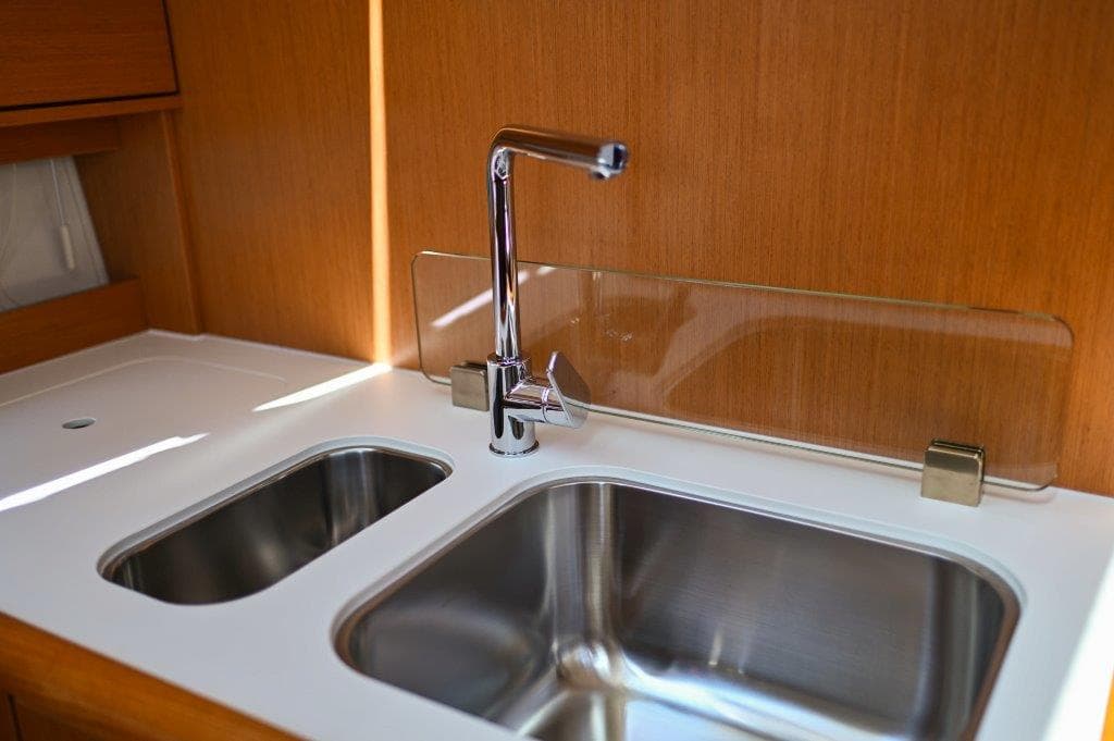 Bavaria C46 - photo 36