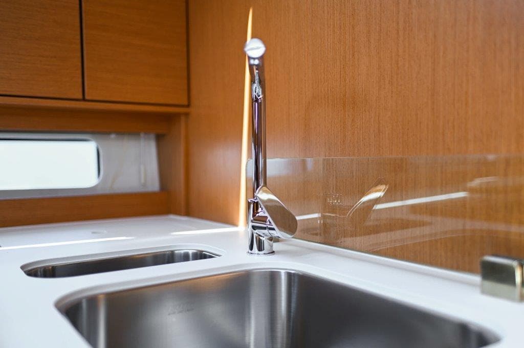 Bavaria C46 - photo 37