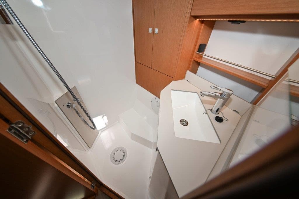 Bavaria C46 - photo 58