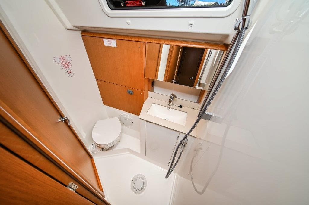 Bavaria C46 - photo 90