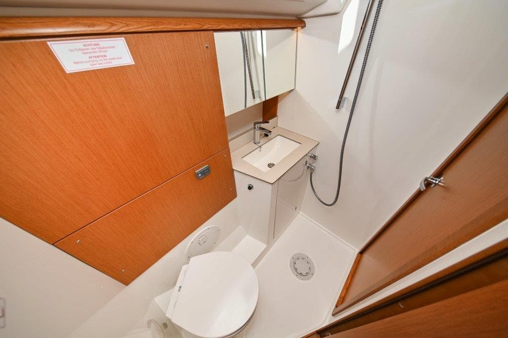 Bavaria C46 - photo 91