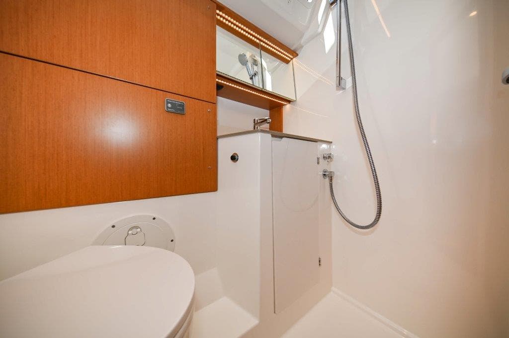 Bavaria C46 - photo 93