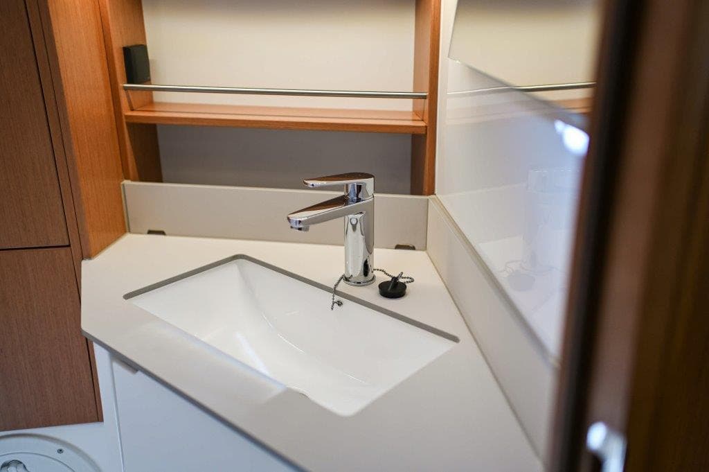 Bavaria C46 - photo 128