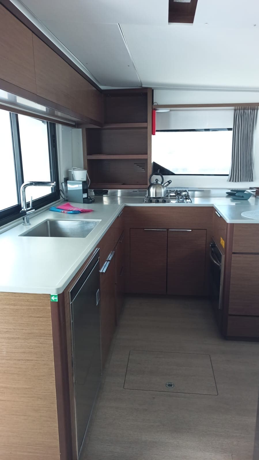 Lagoon 46  - photo 8