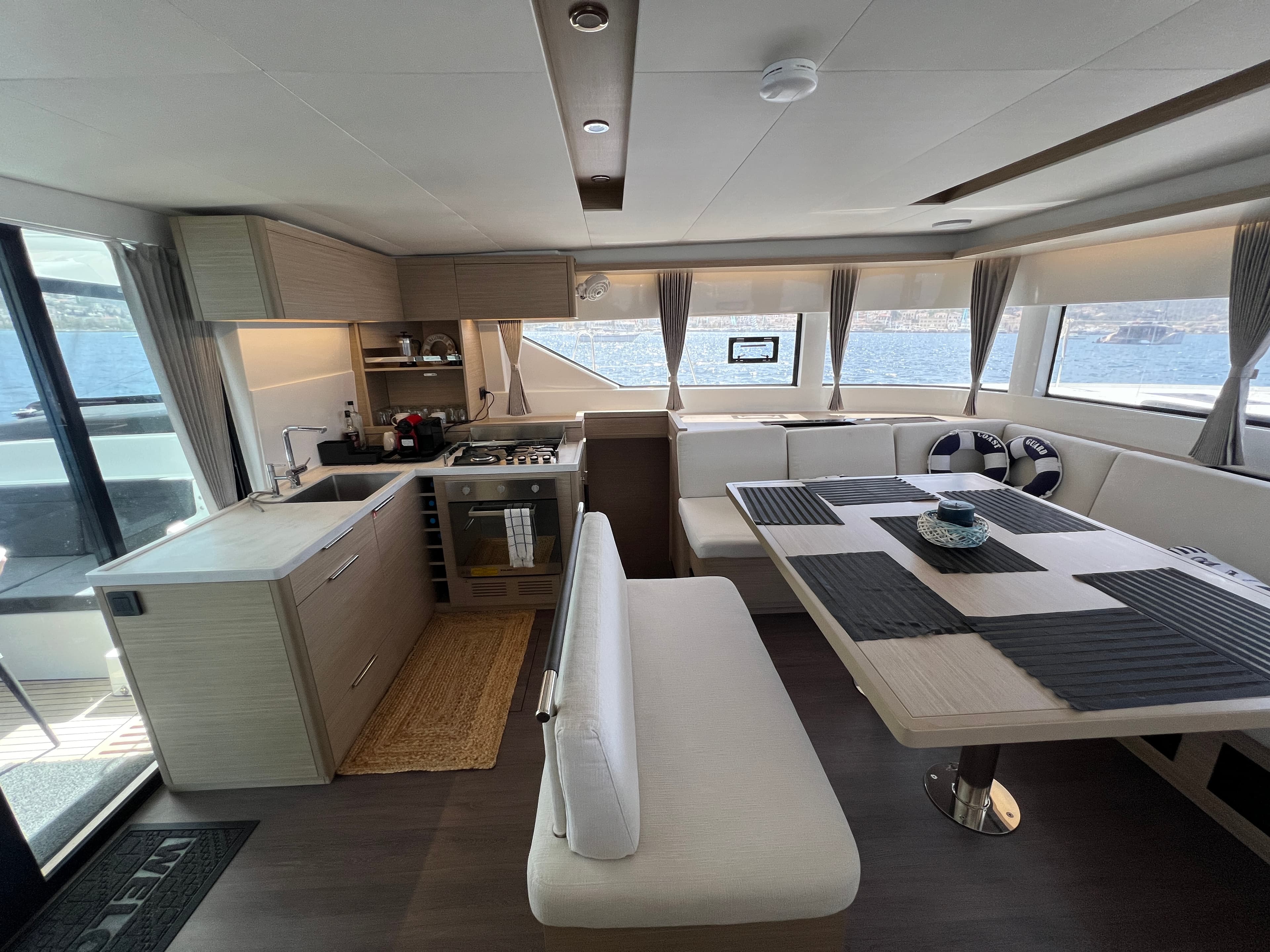 Lagoon 51 - photo 18