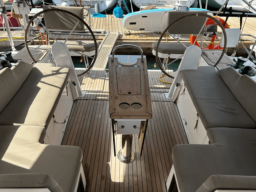 Bavaria C42 - photo 30