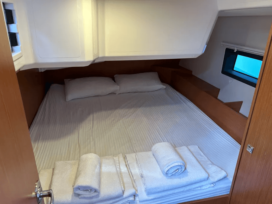 Bavaria C42 - photo 21