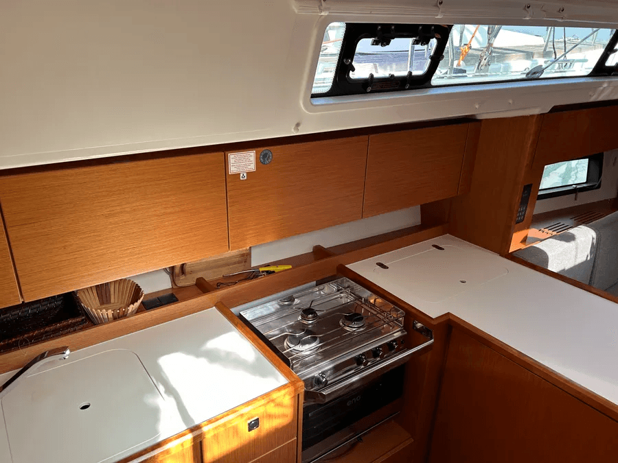 Bavaria C42 - photo 15