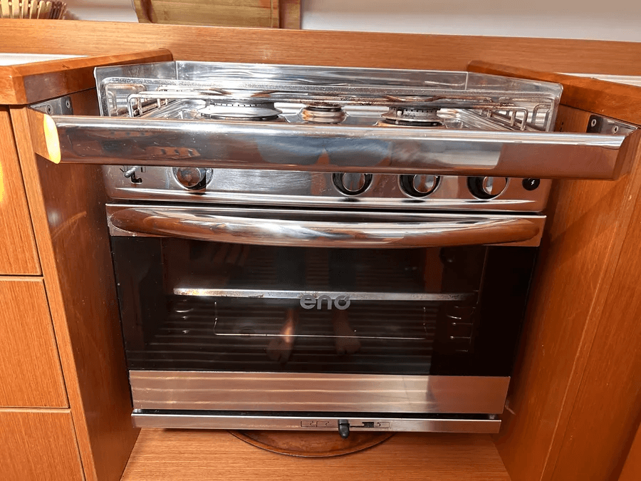 Bavaria C42 - photo 16