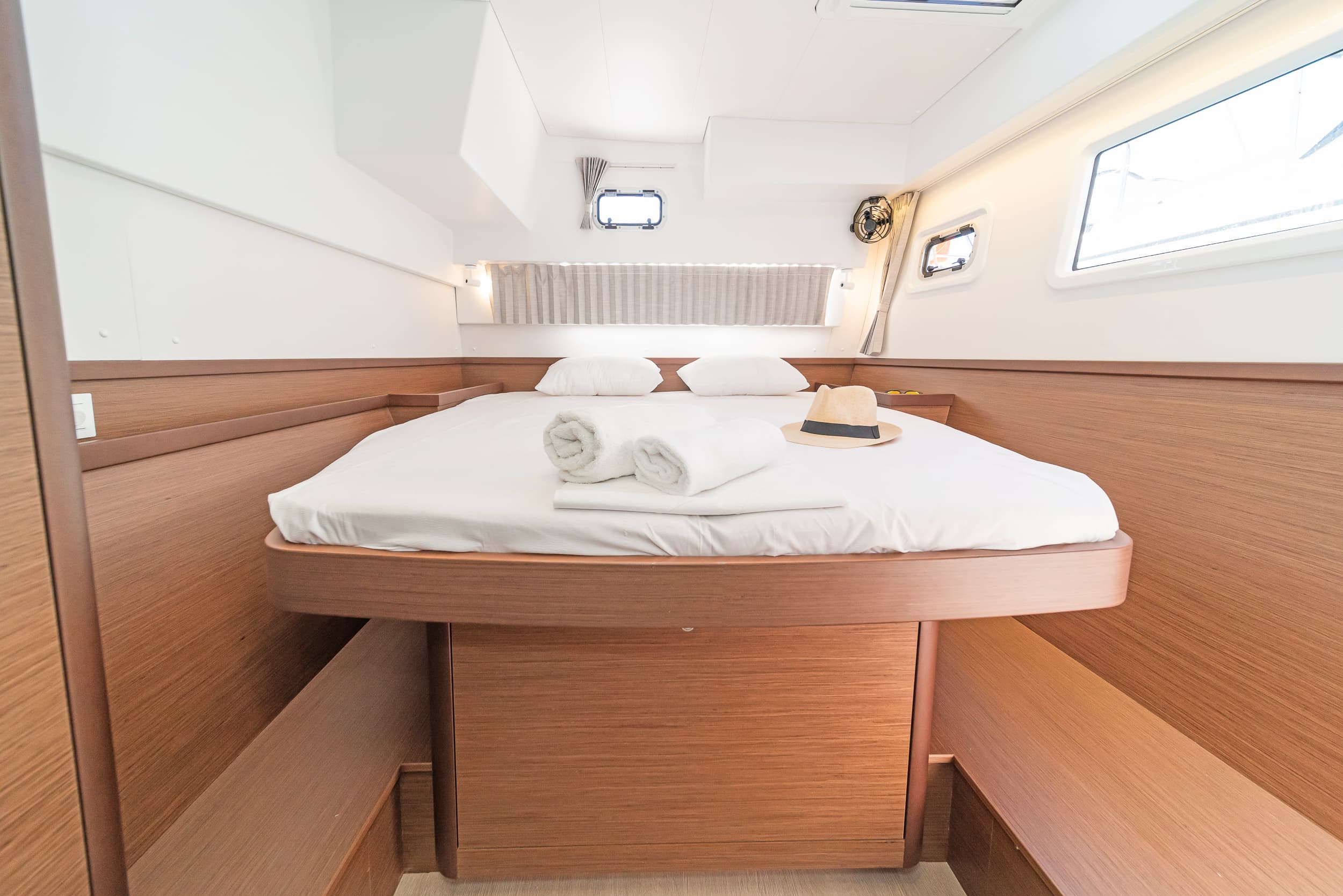 Lagoon 42 - photo 8