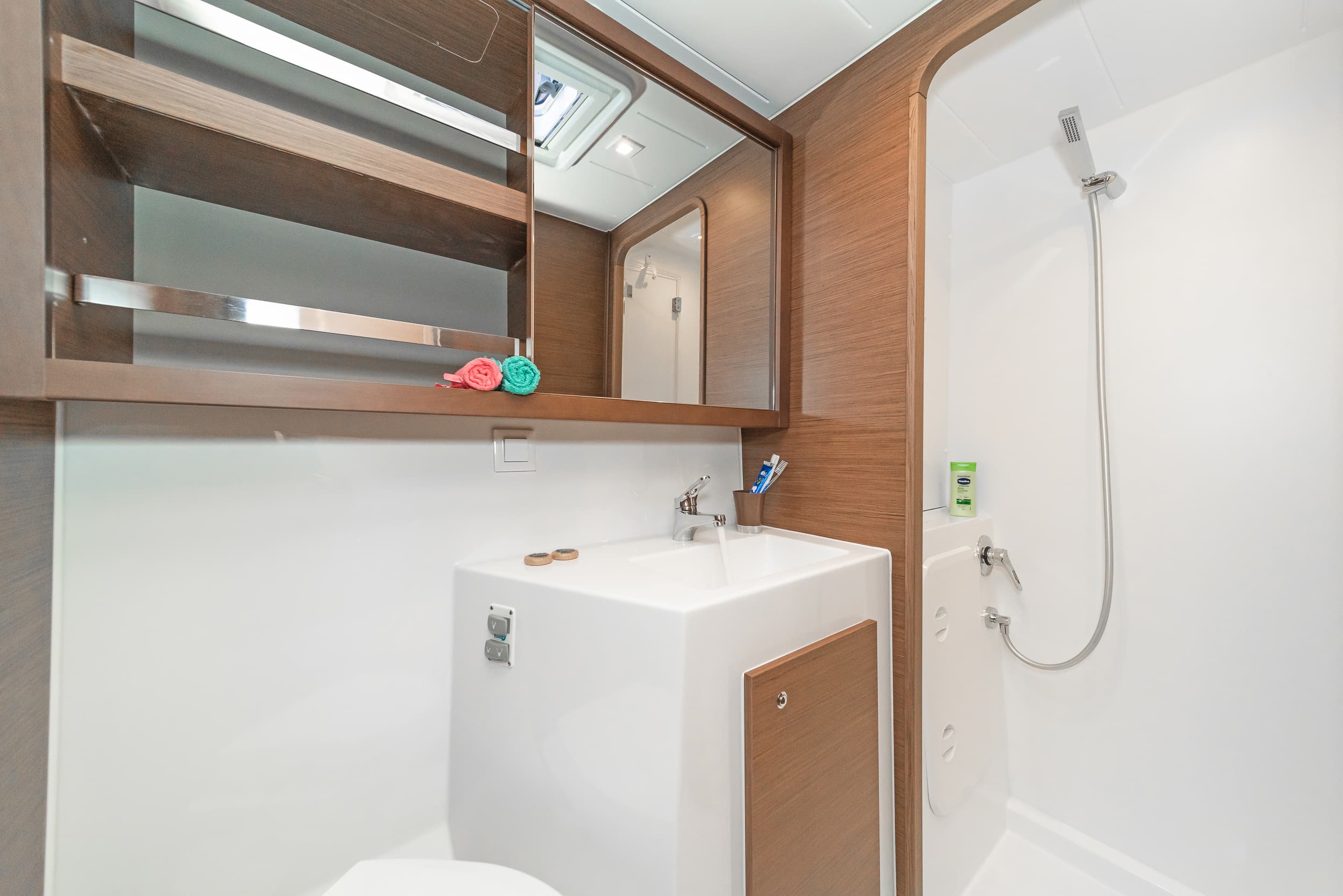 Lagoon 42 - photo 13