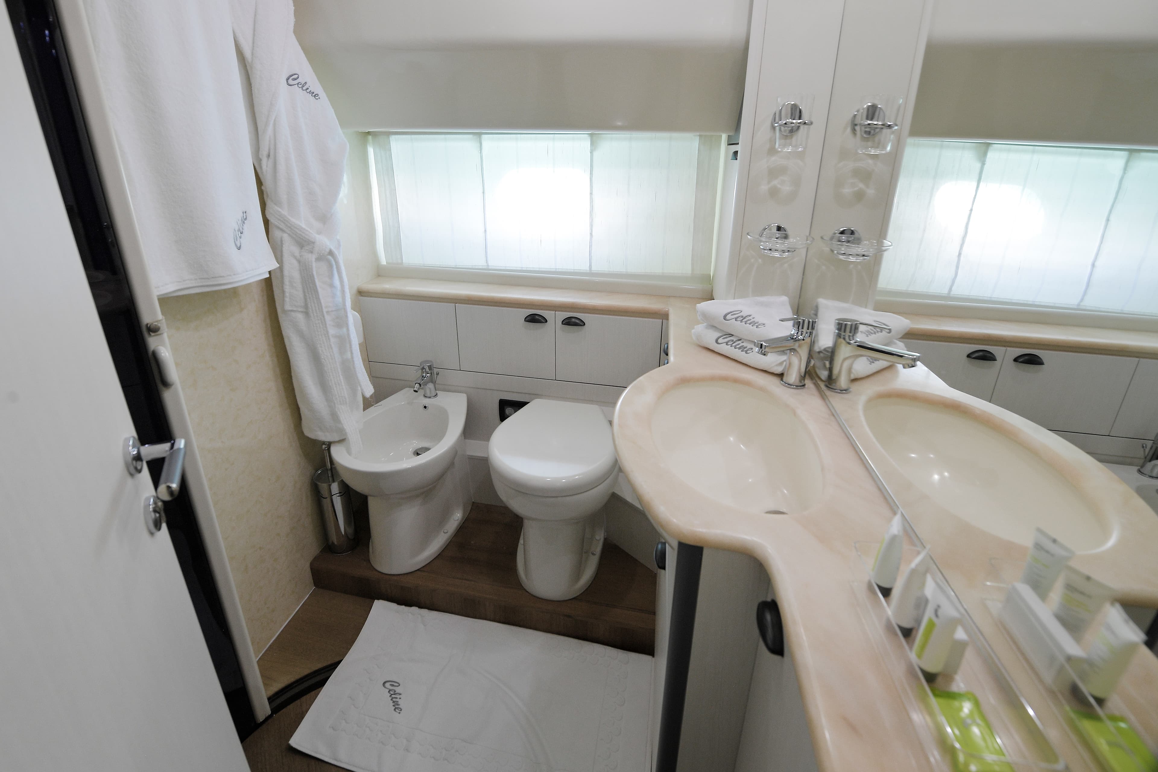 Ferretti 70 - photo 7