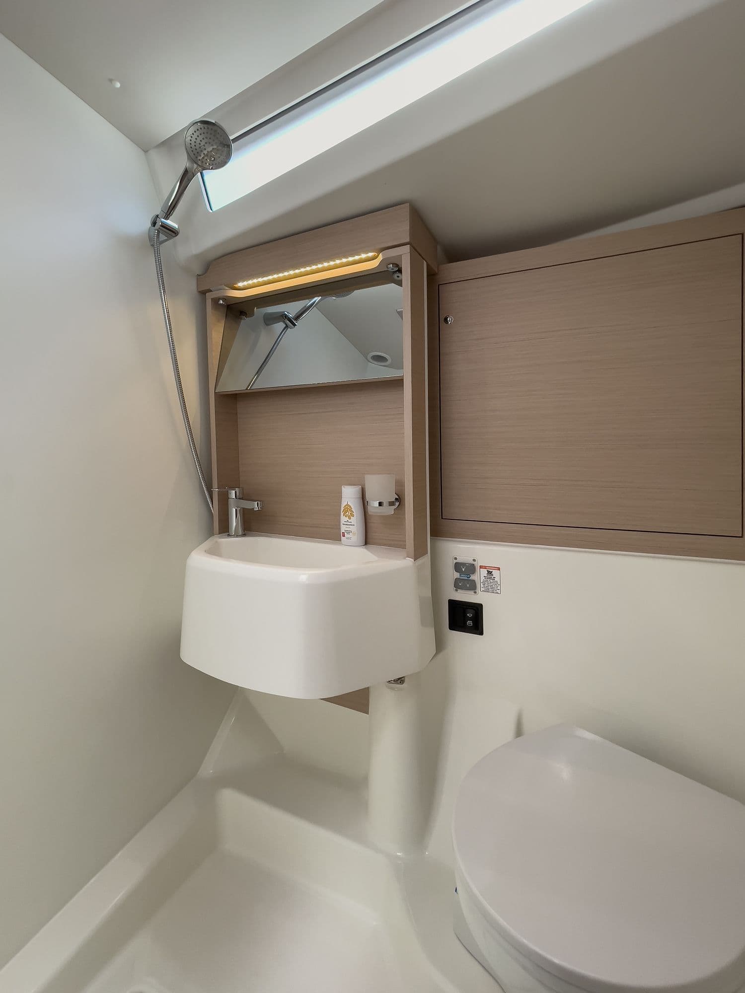 Oceanis 51.1 - photo 11