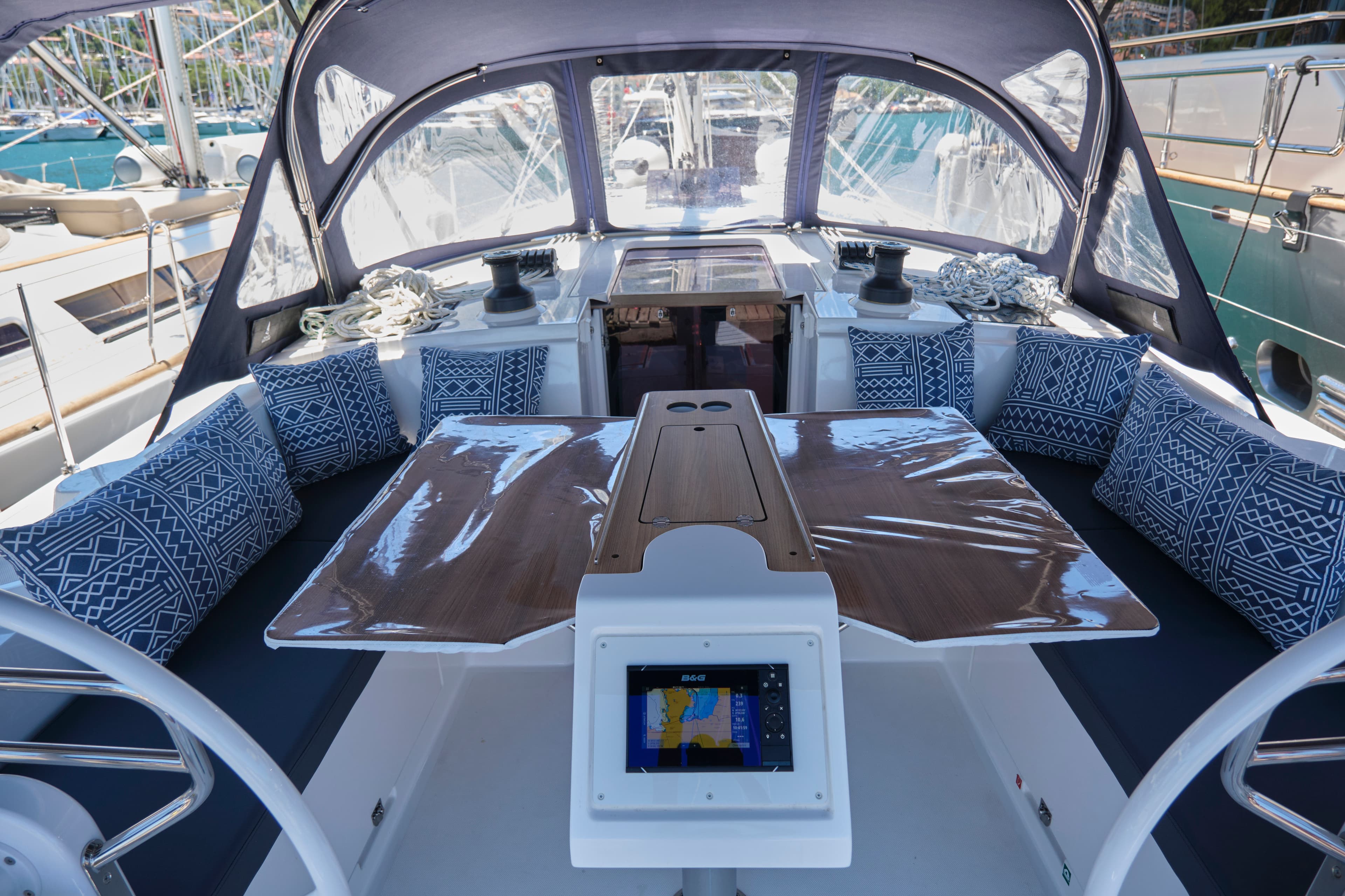 Bavaria C42 - photo 14