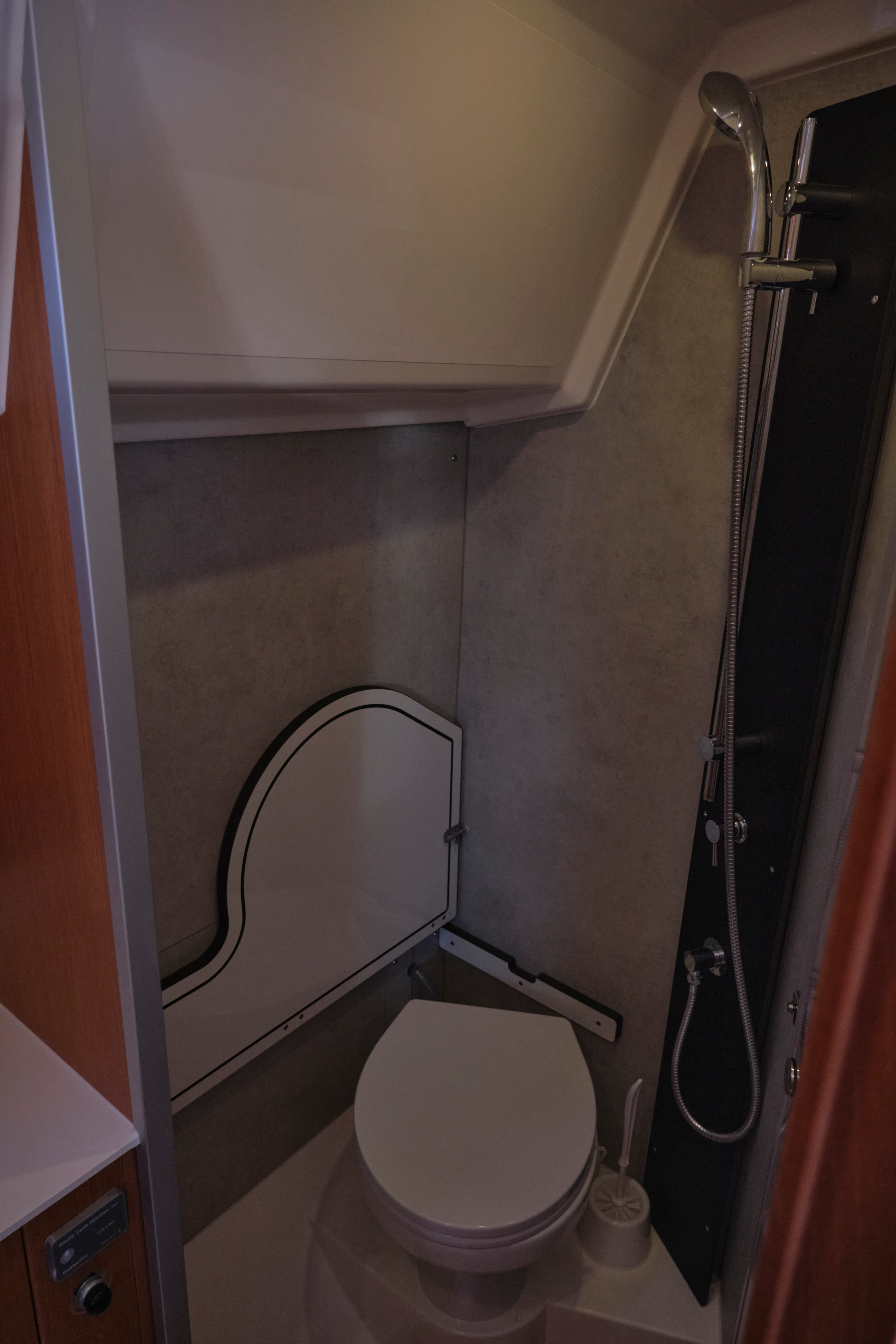 Bavaria C42 - photo 6