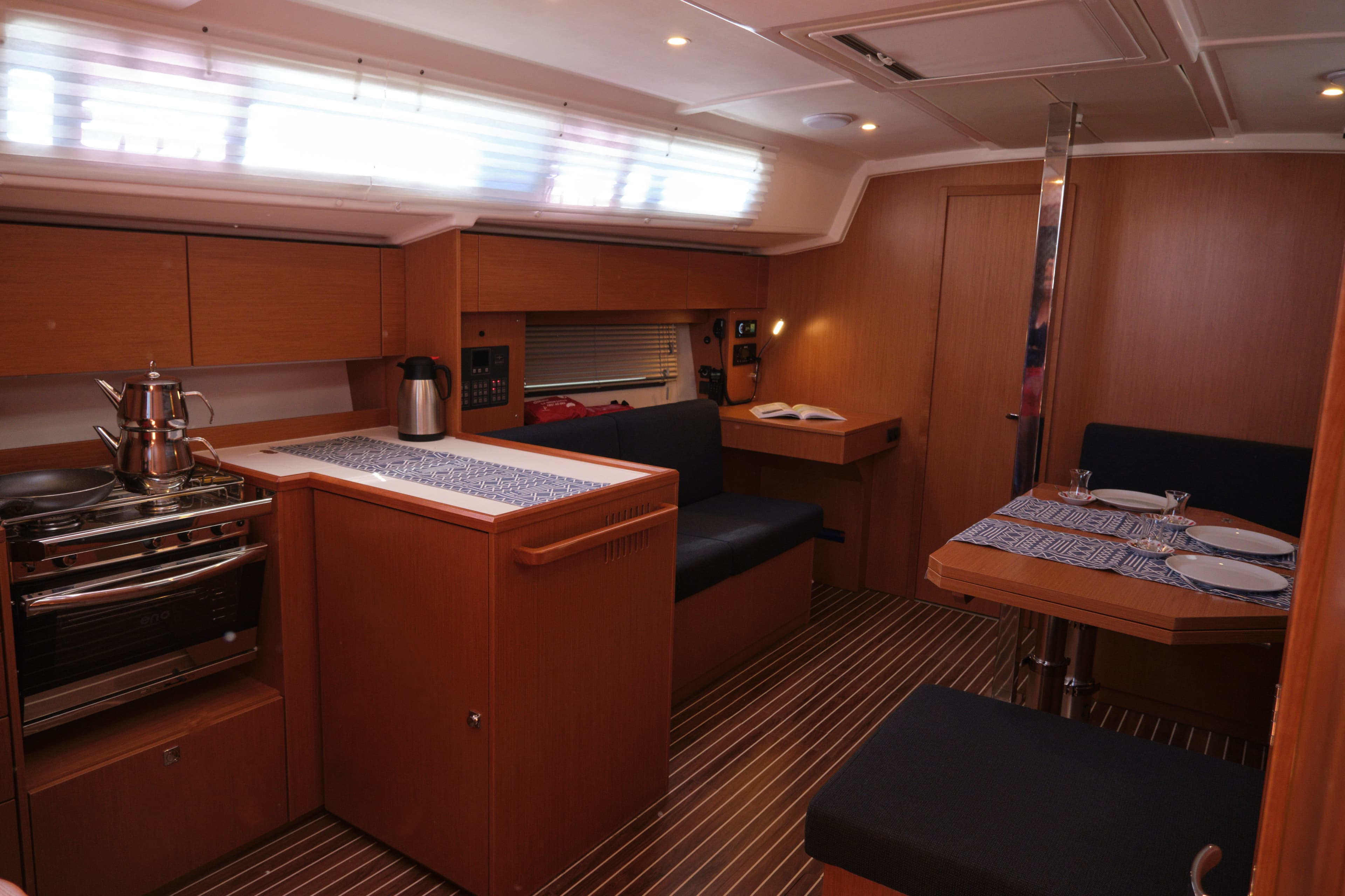 Bavaria C42 - photo 10