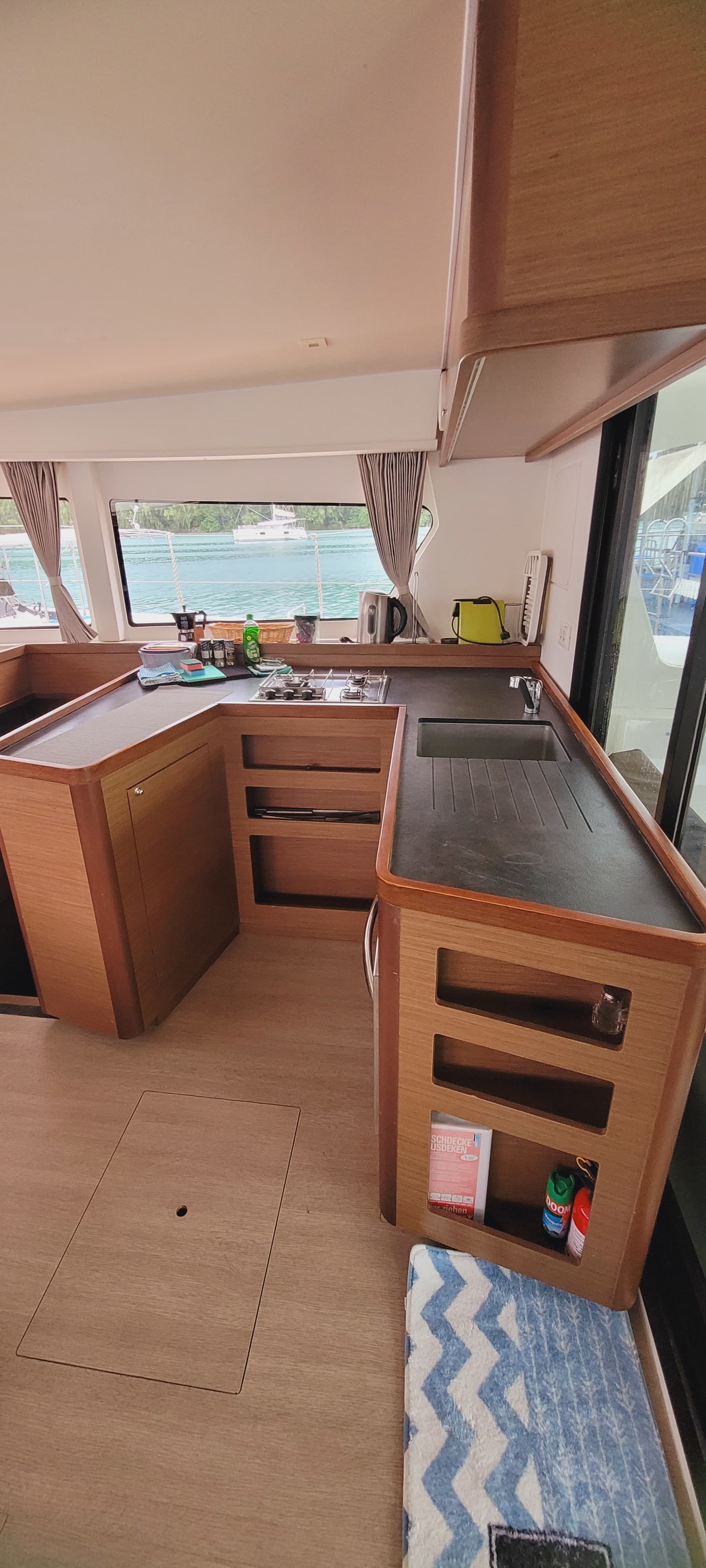 Lagoon 42 - photo 18