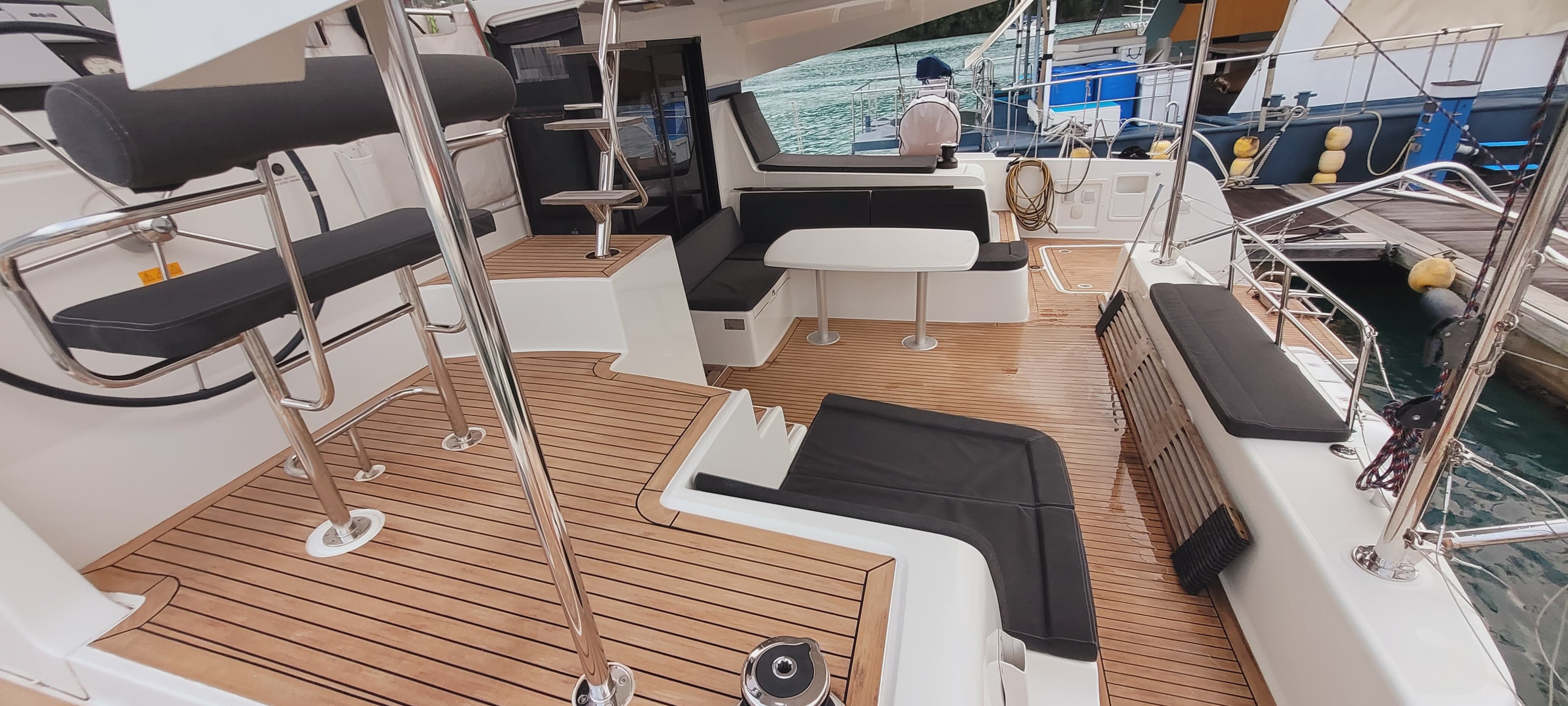 Lagoon 42 - photo 15