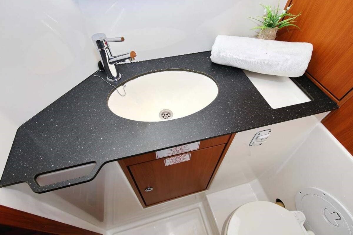 Bavaria Cruiser 45 - photo 10