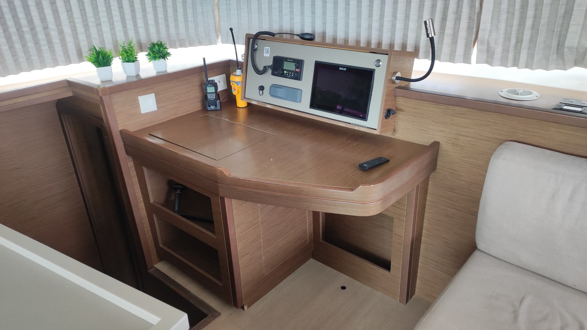 Lagoon 450 Fly - photo 21