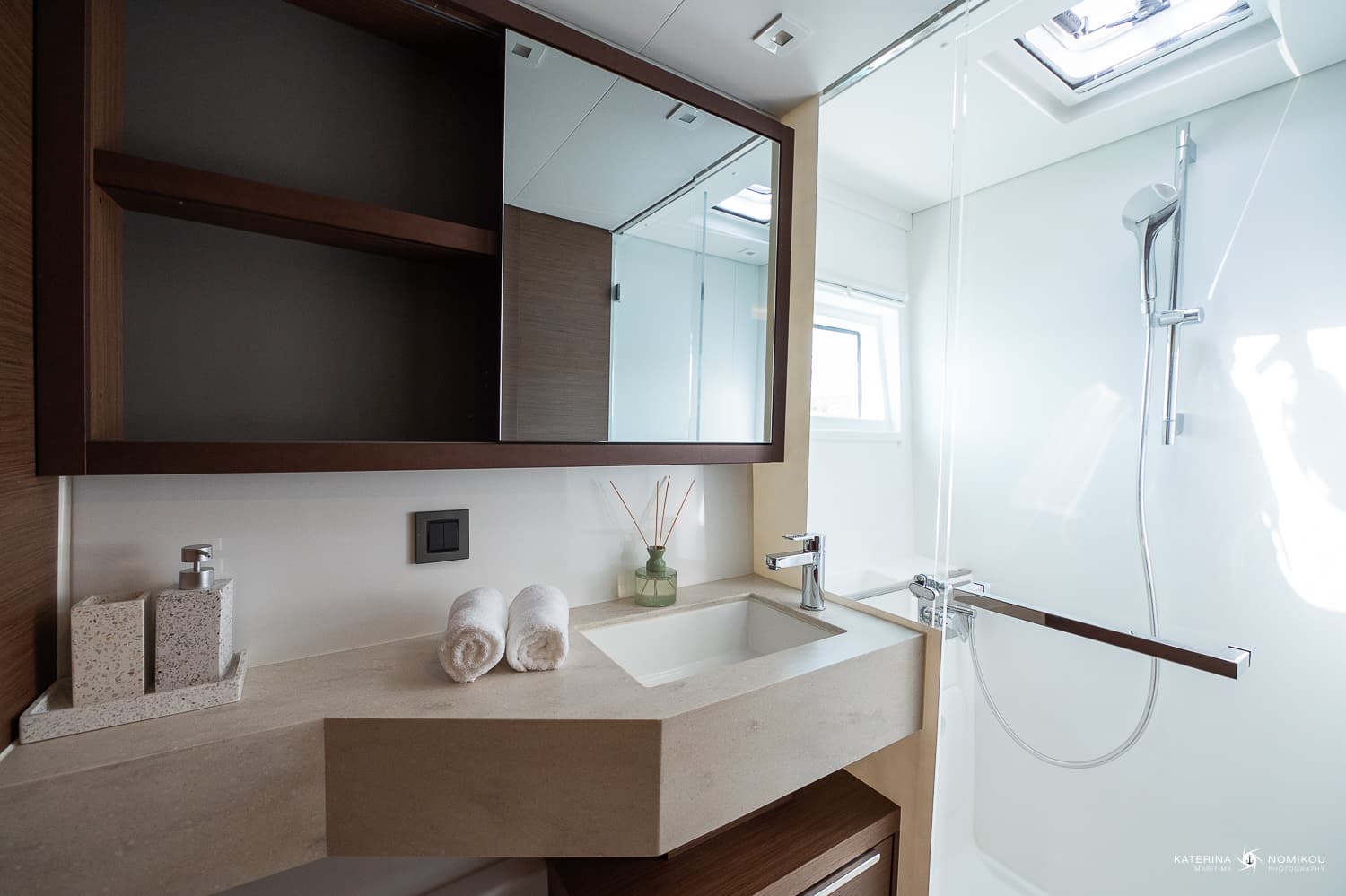 Lagoon 46  - photo 7