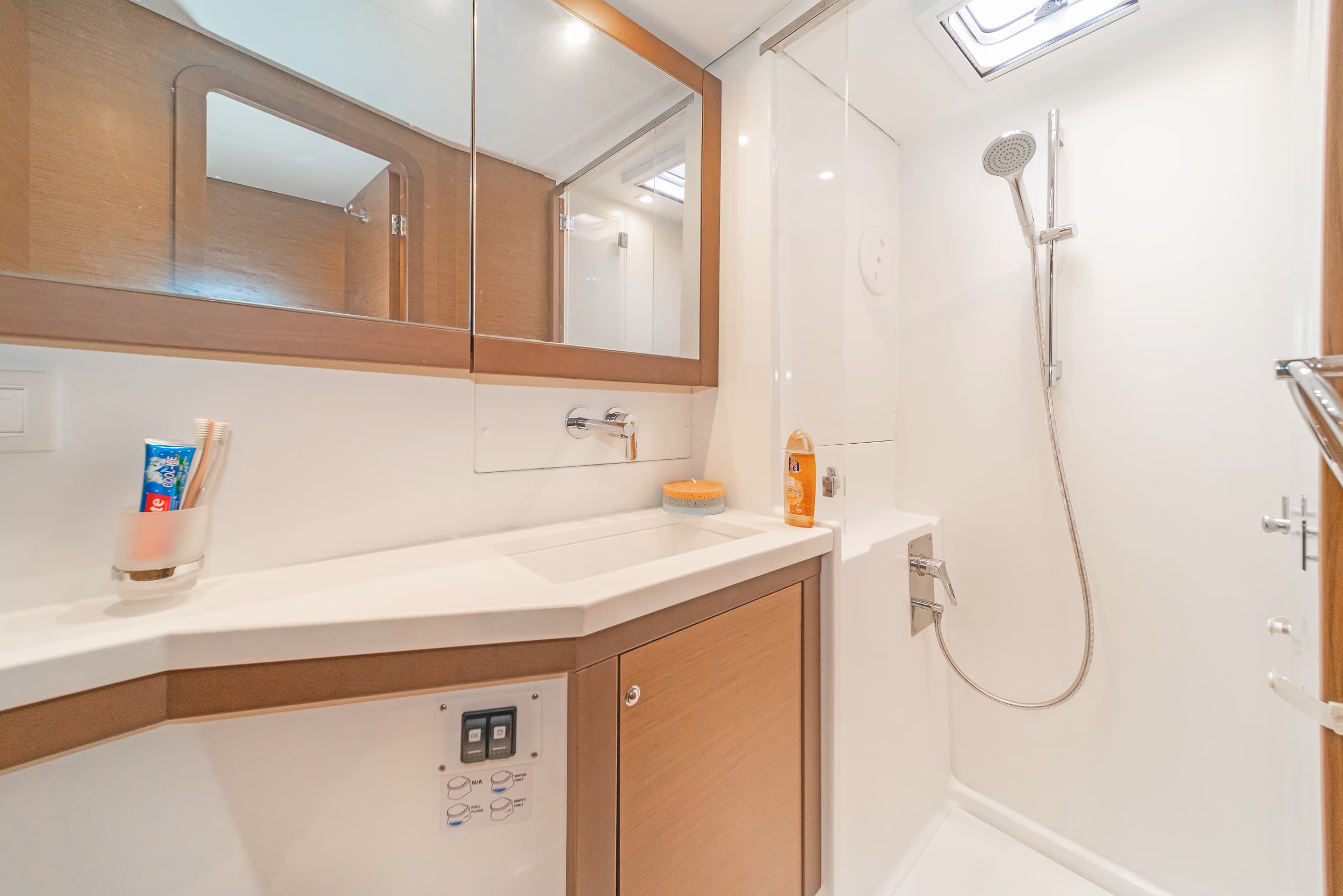 Lagoon 450 Fly - photo 19