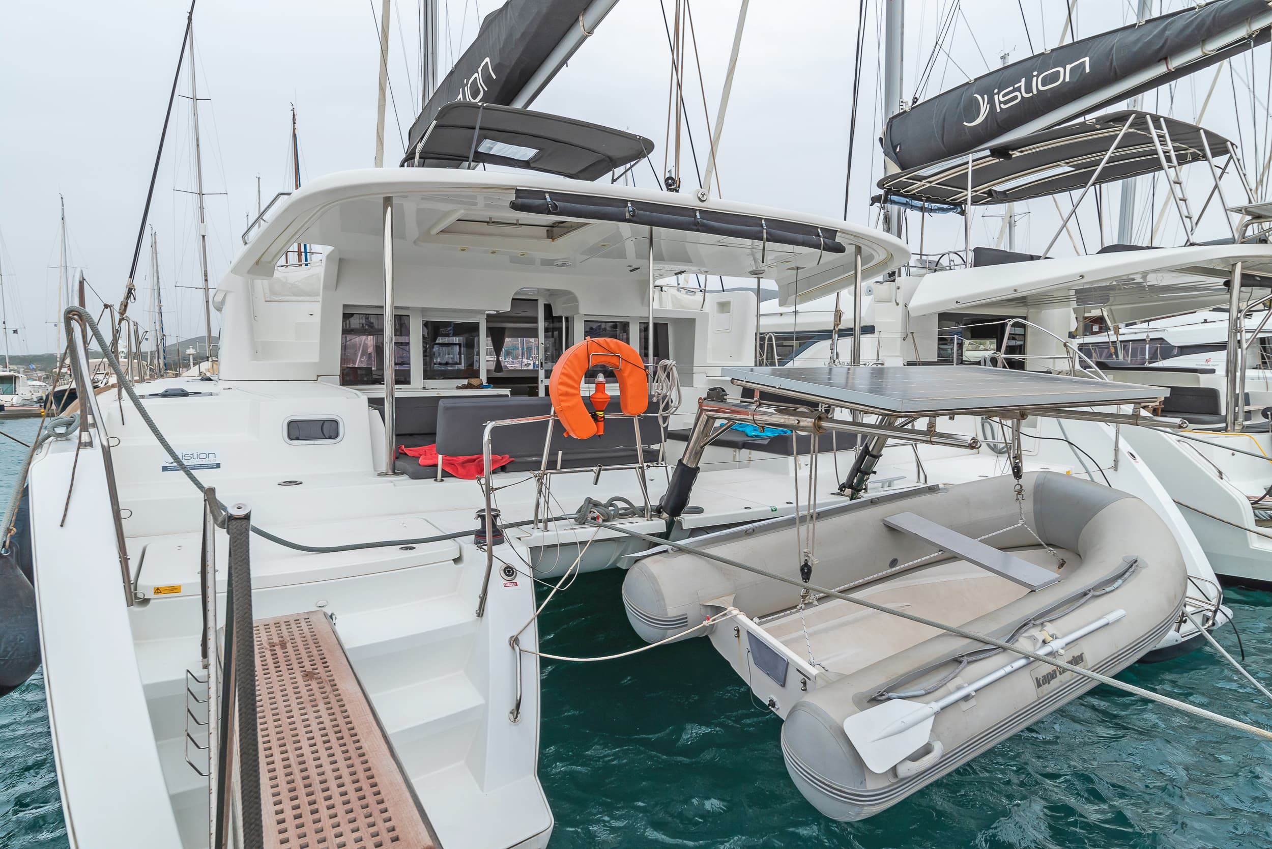 Lagoon 450 Fly - photo 24